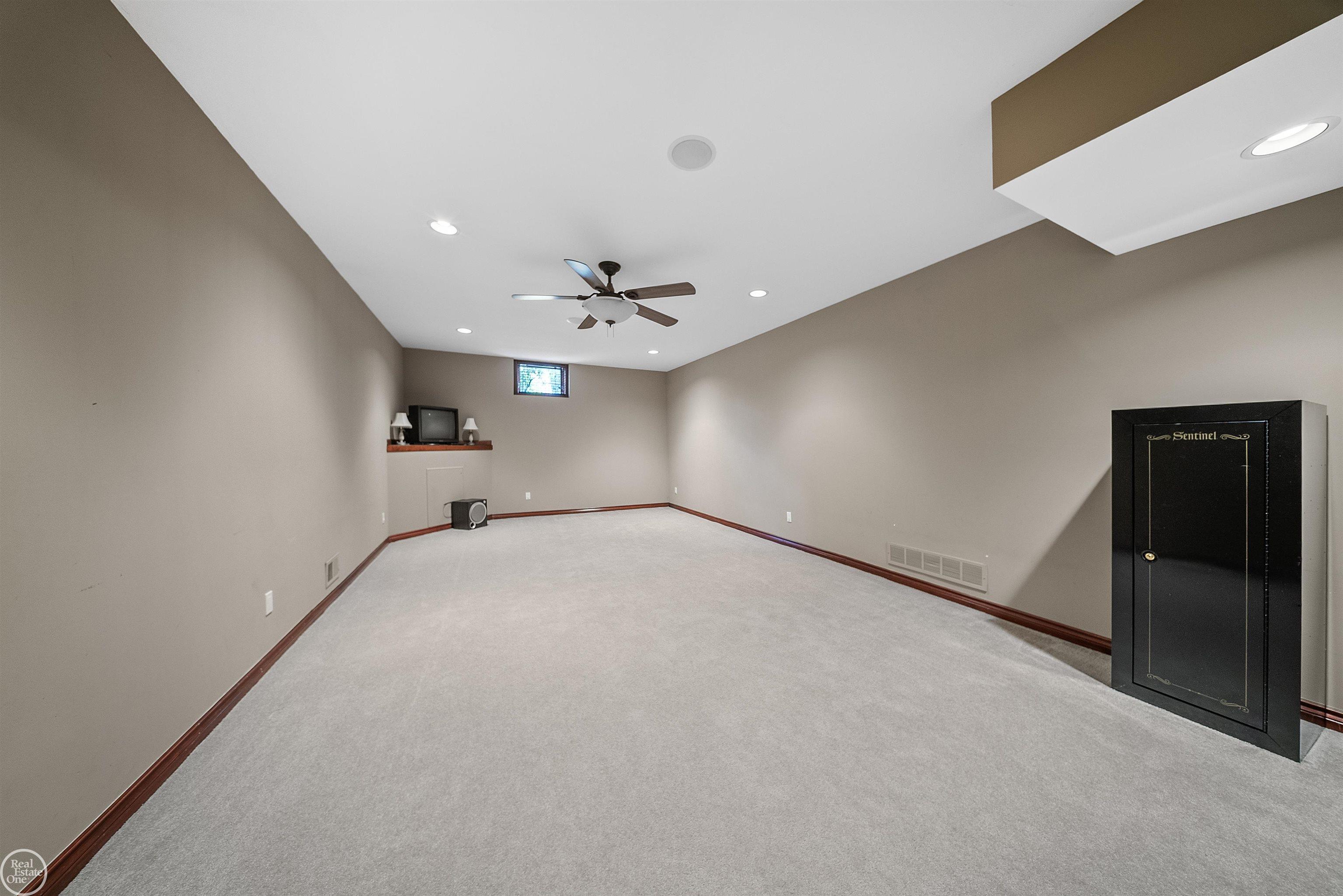 62811 Broadmoor Circle