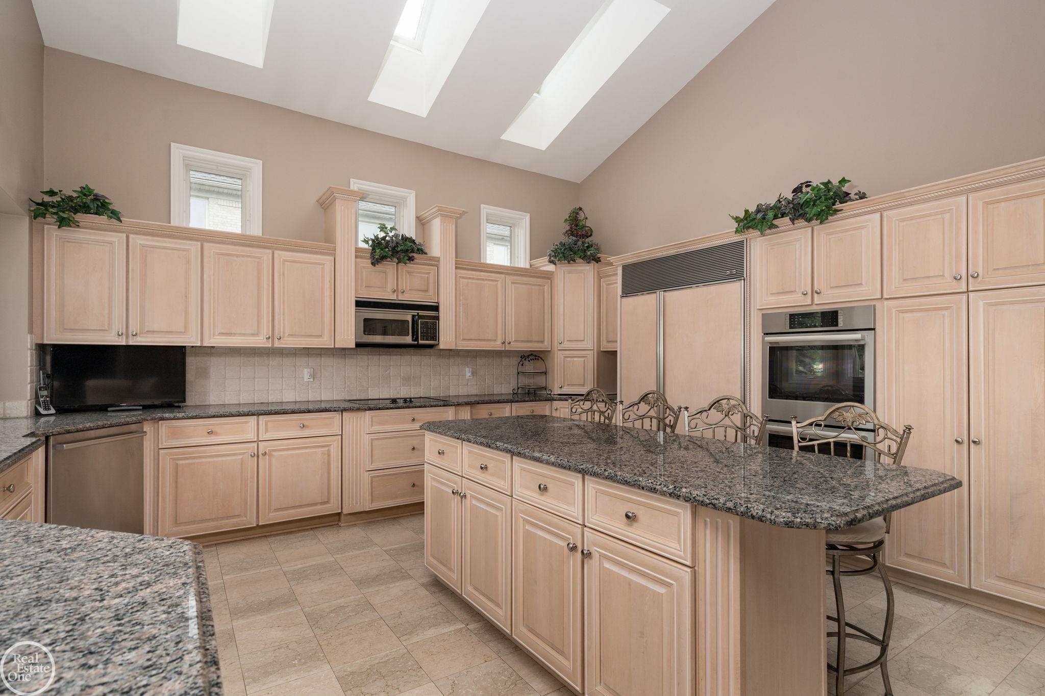 62811 Broadmoor Circle