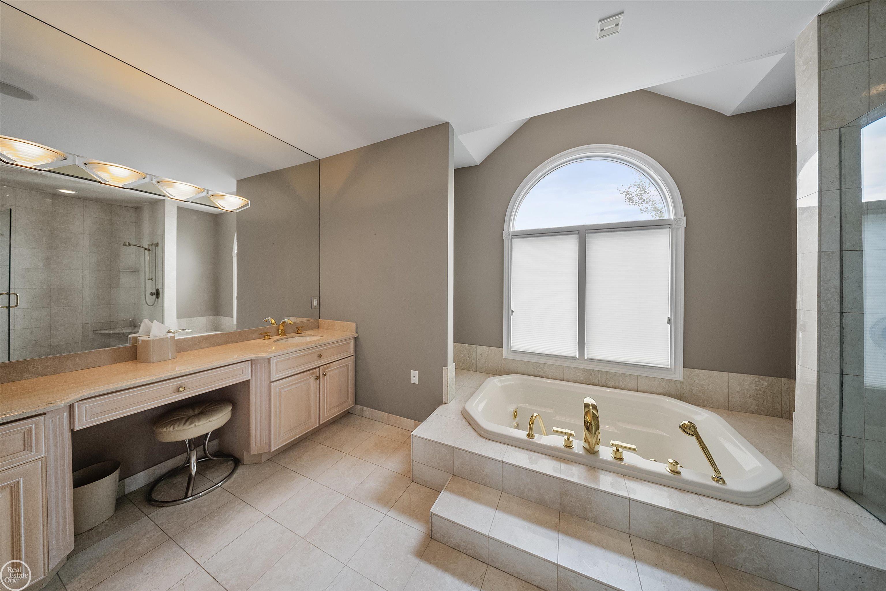 62811 Broadmoor Circle