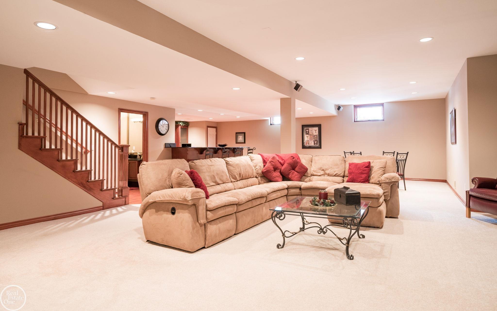 62811 Broadmoor Circle