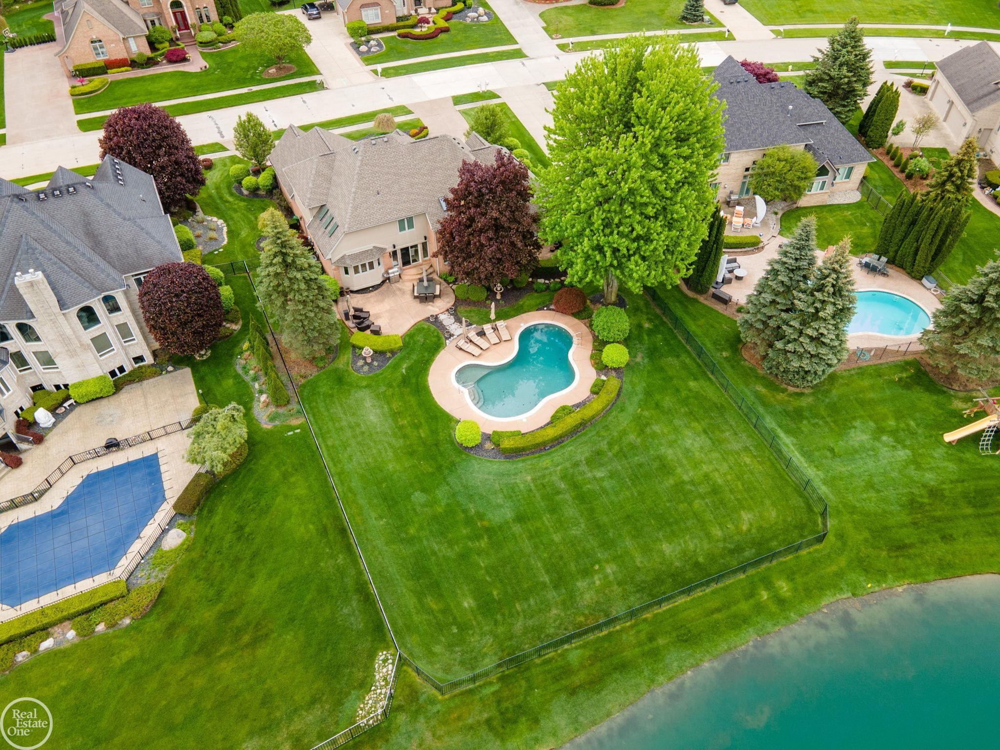 62811 Broadmoor Circle