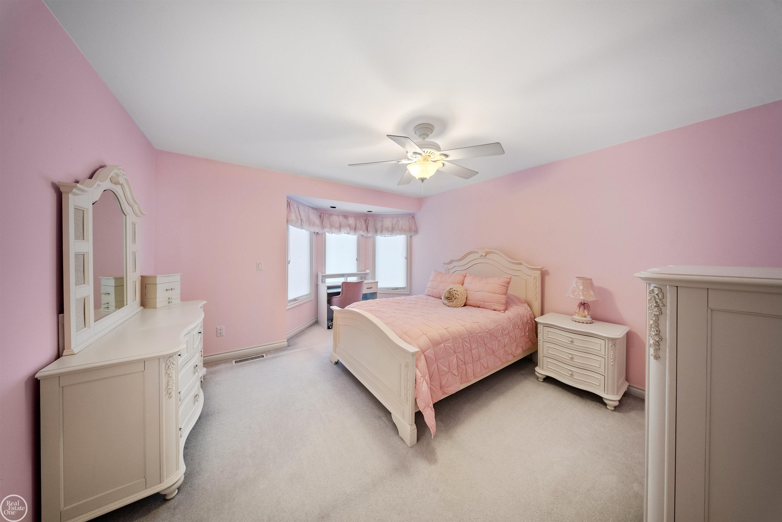 62811 Broadmoor Circle