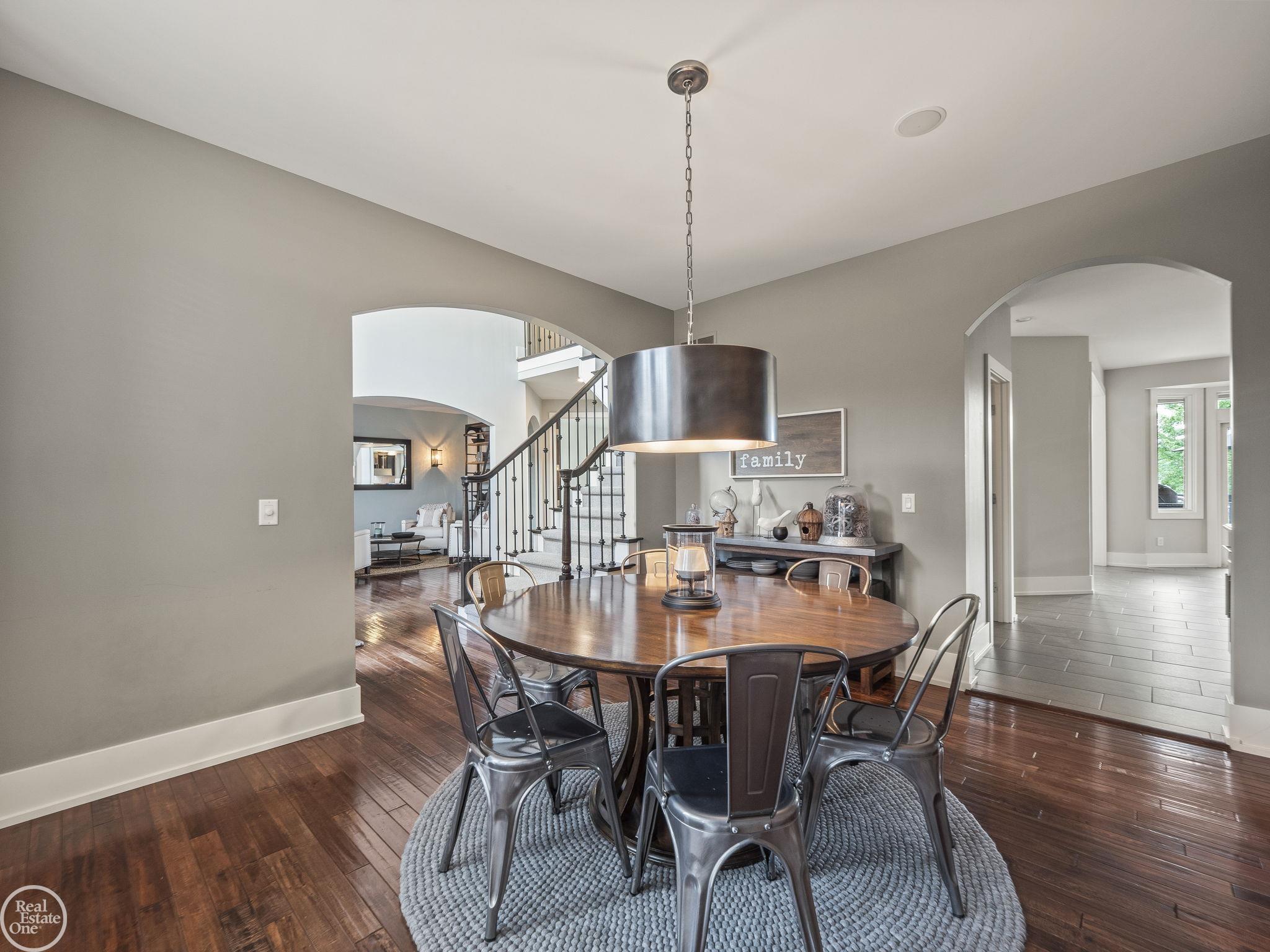 62800 Crimson Drive