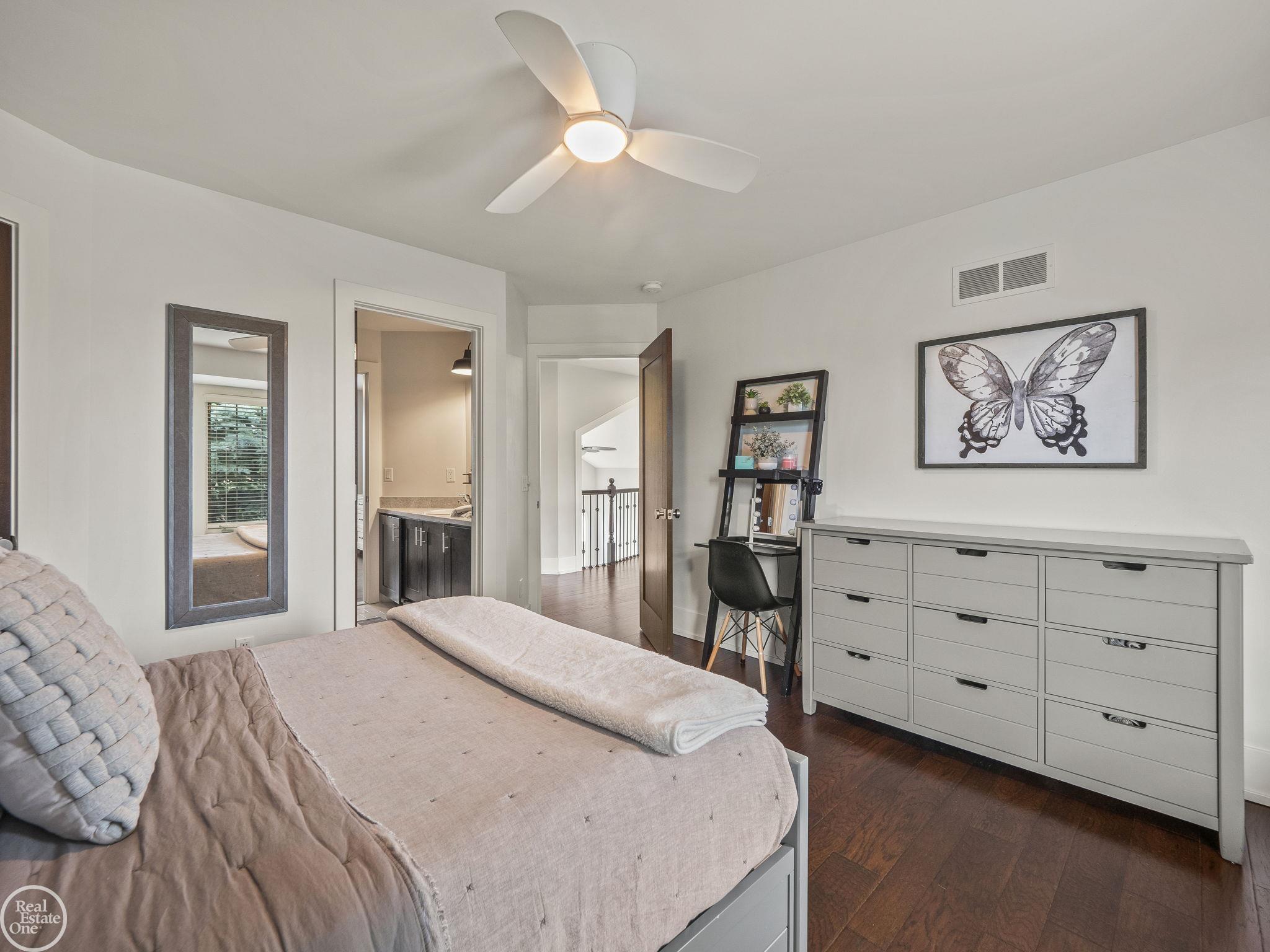 62800 Crimson Drive