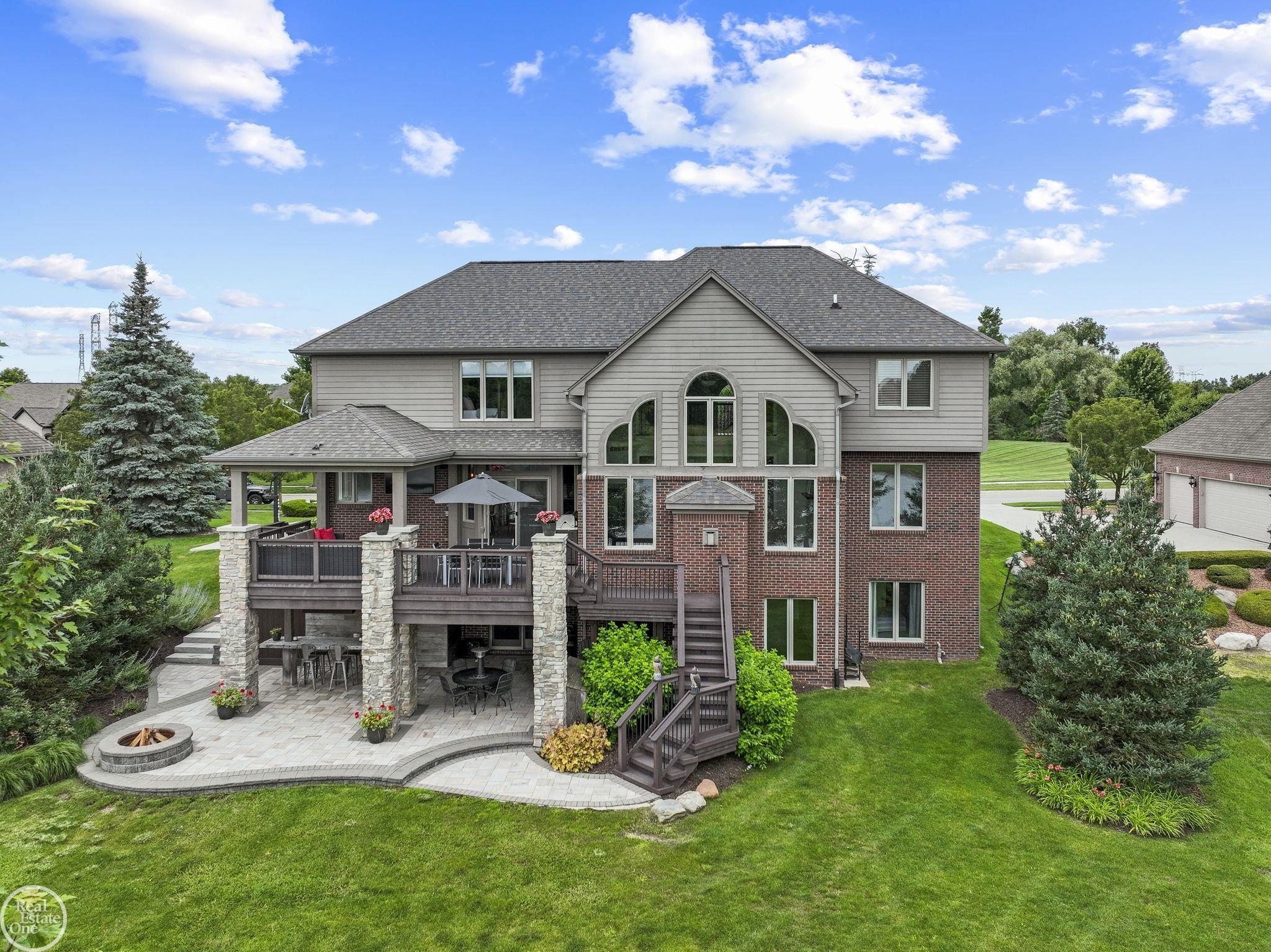 62800 Crimson Drive