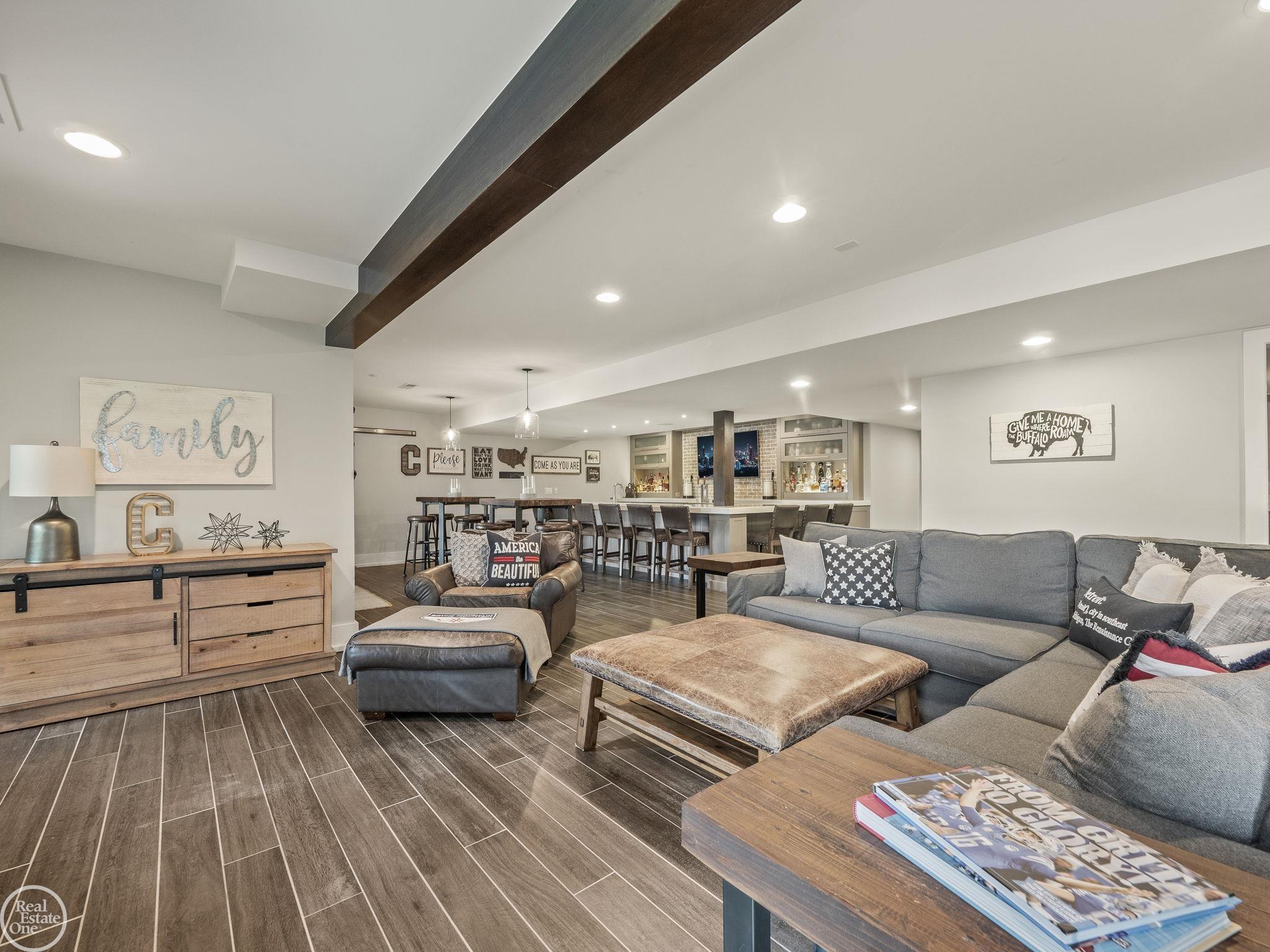 62800 Crimson Drive