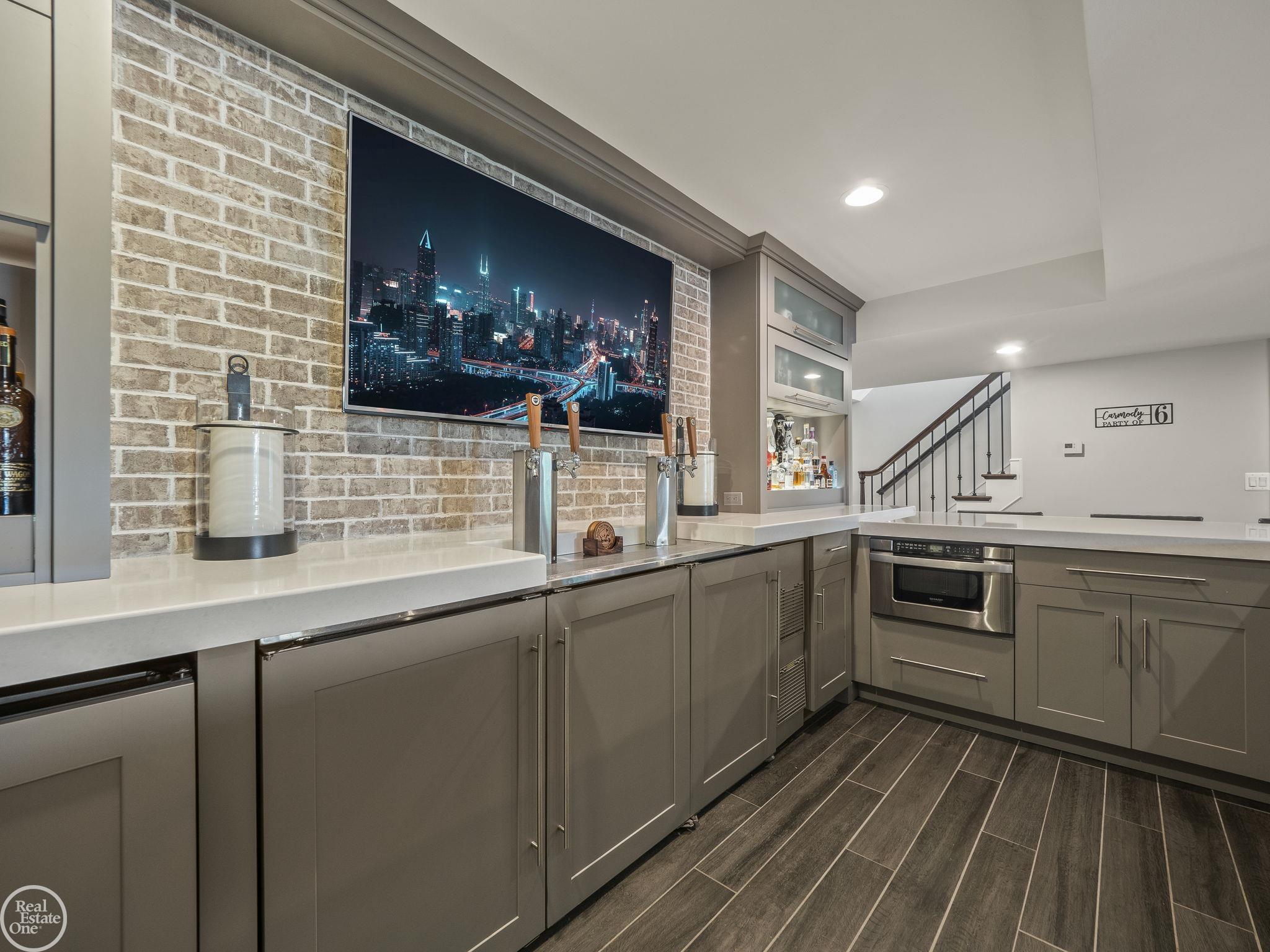 62800 Crimson Drive