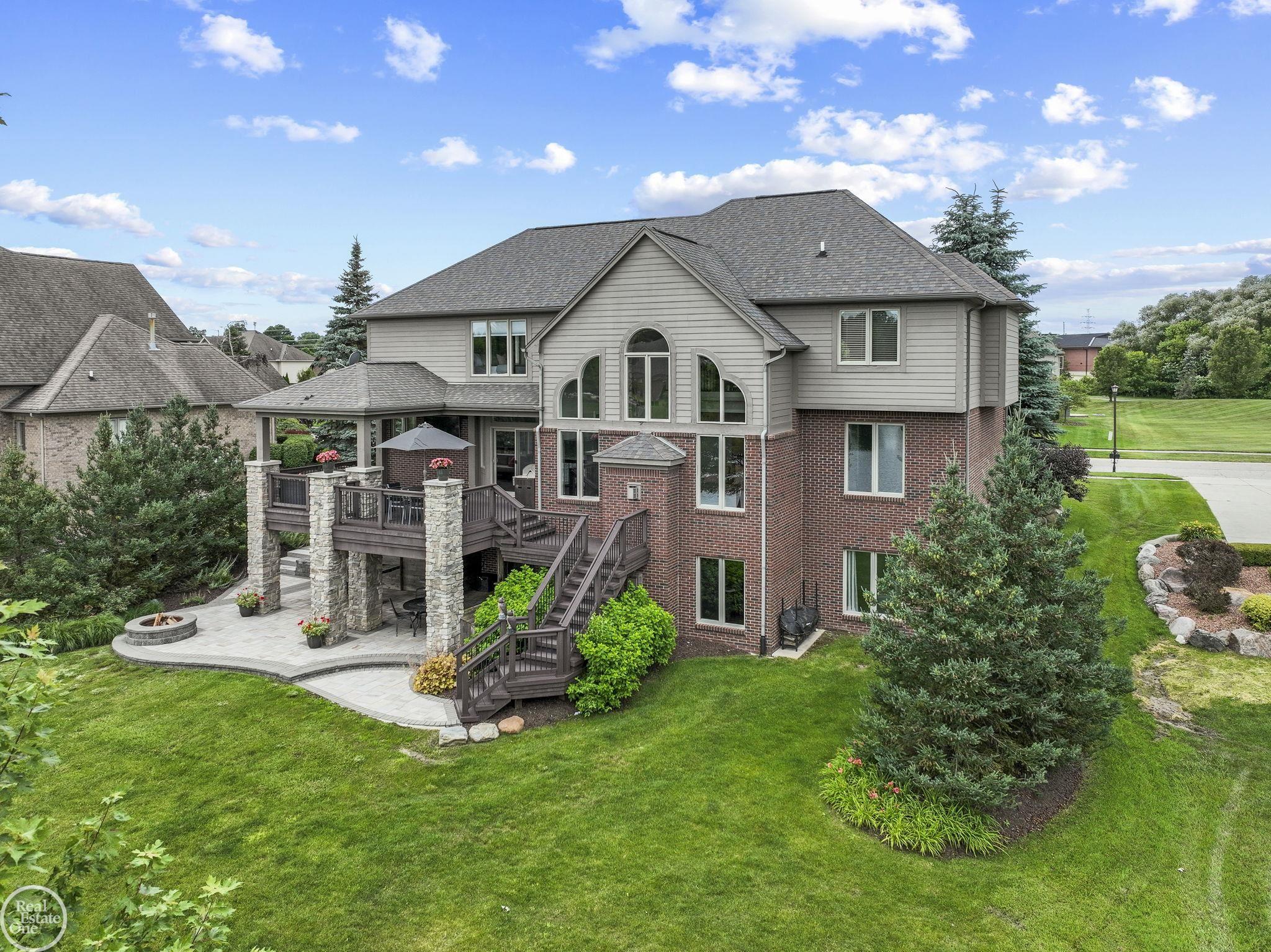 62800 Crimson Drive