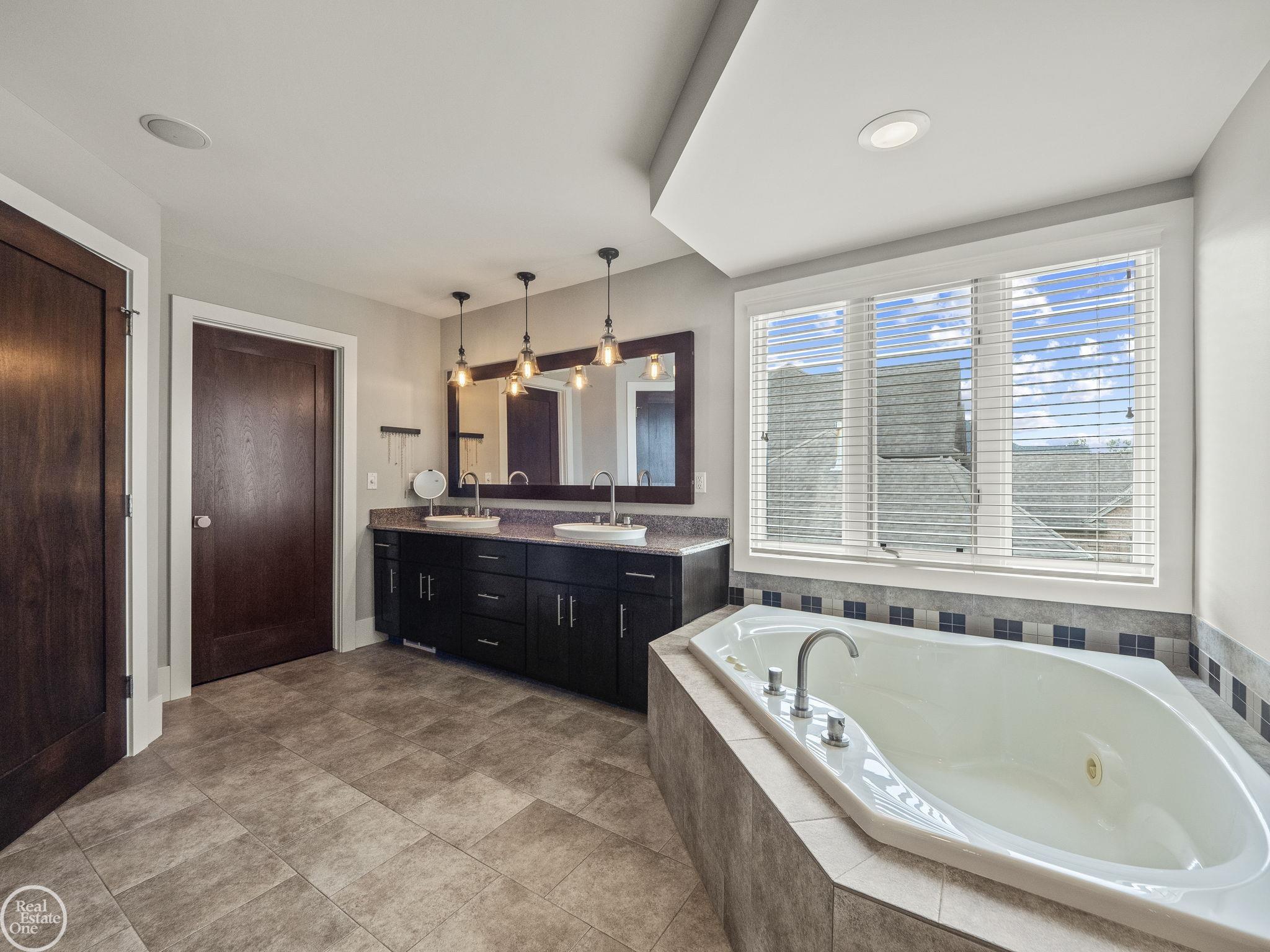62800 Crimson Drive
