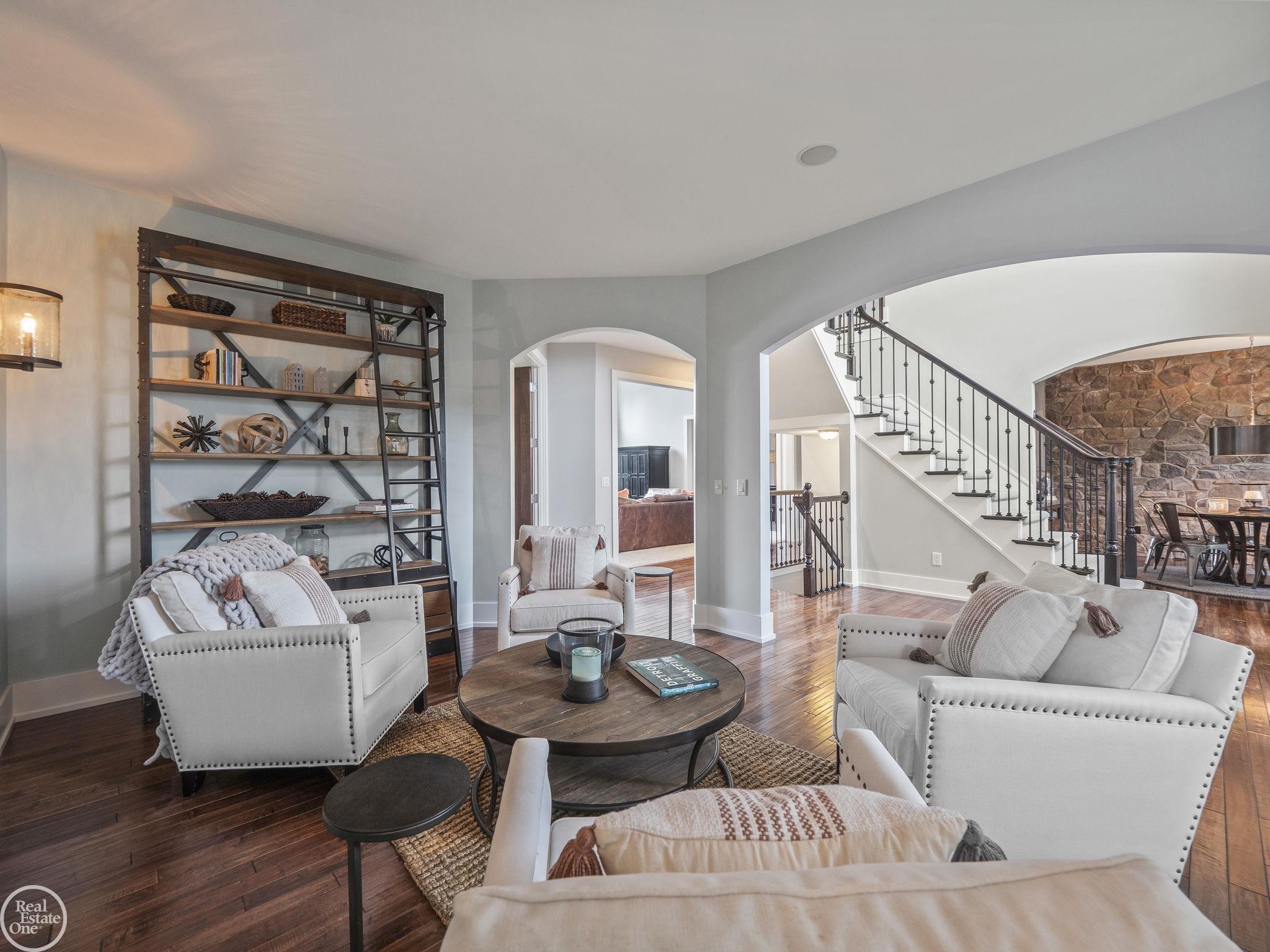 62800 Crimson Drive