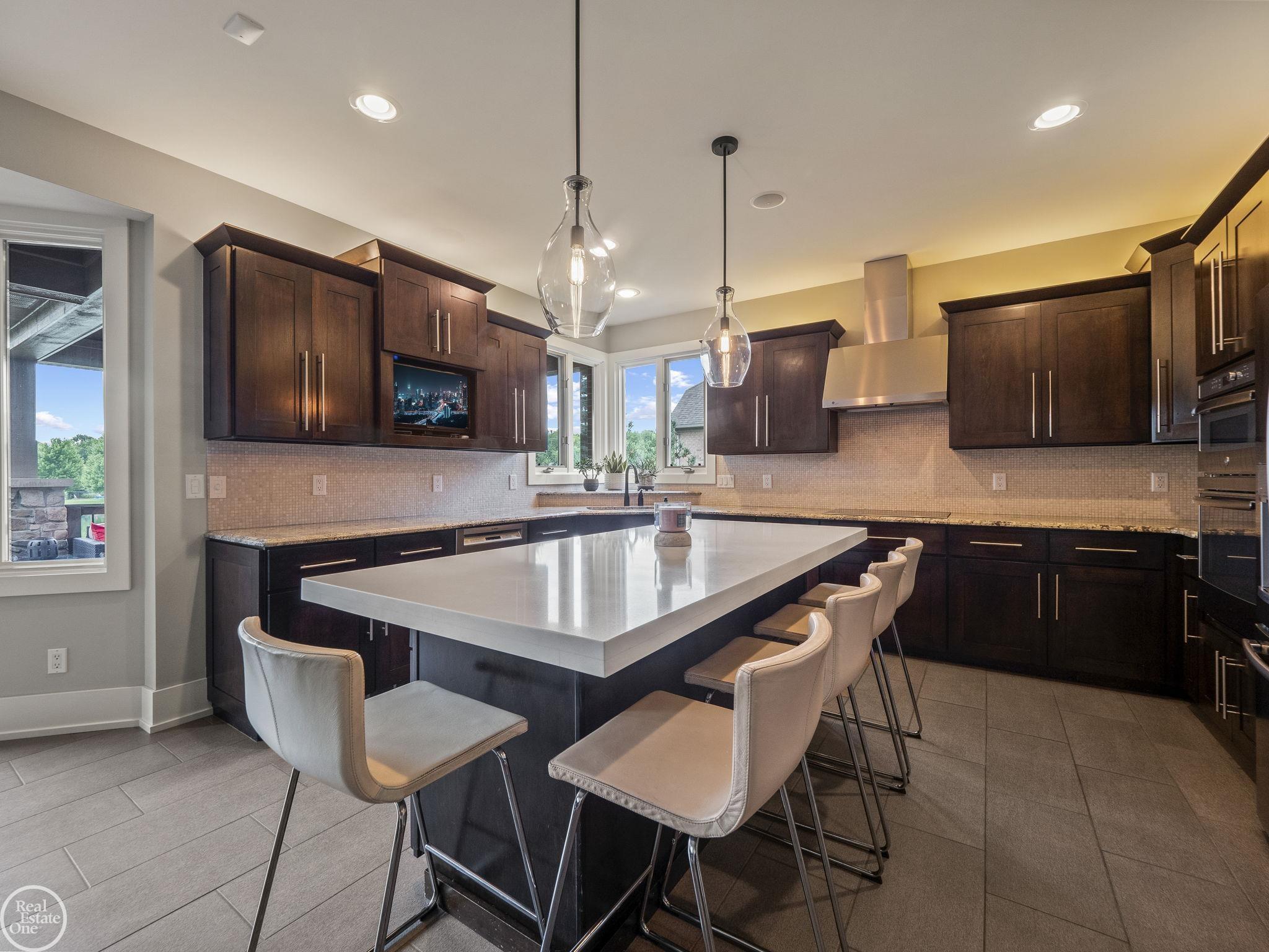 62800 Crimson Drive