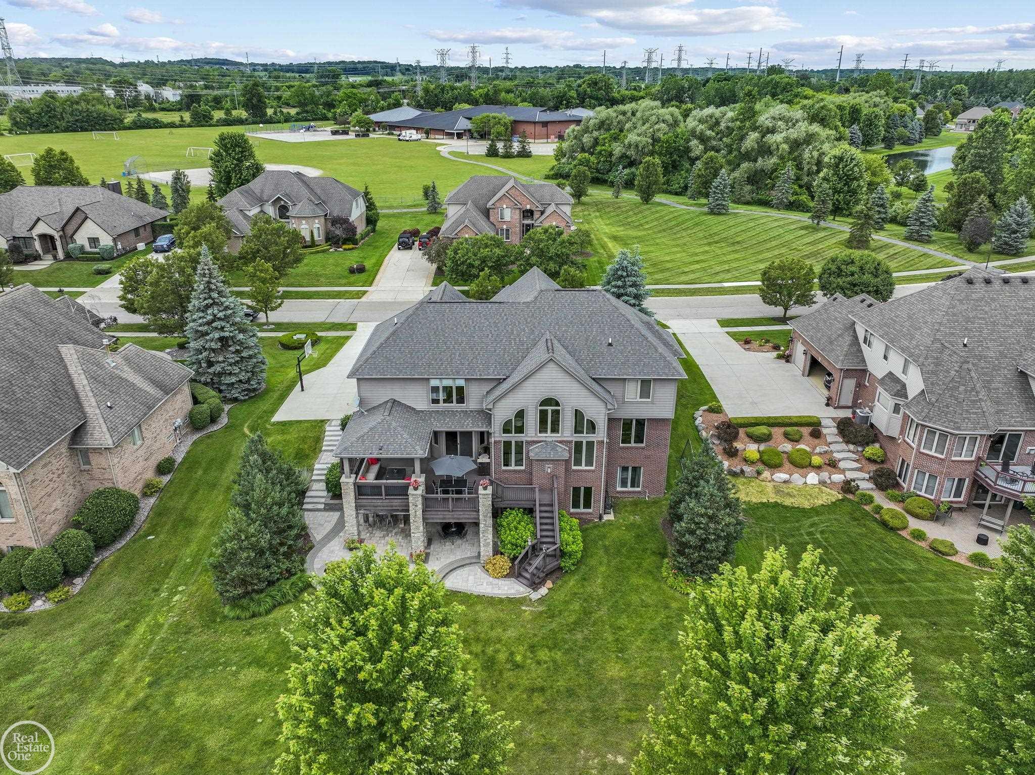 62800 Crimson Drive
