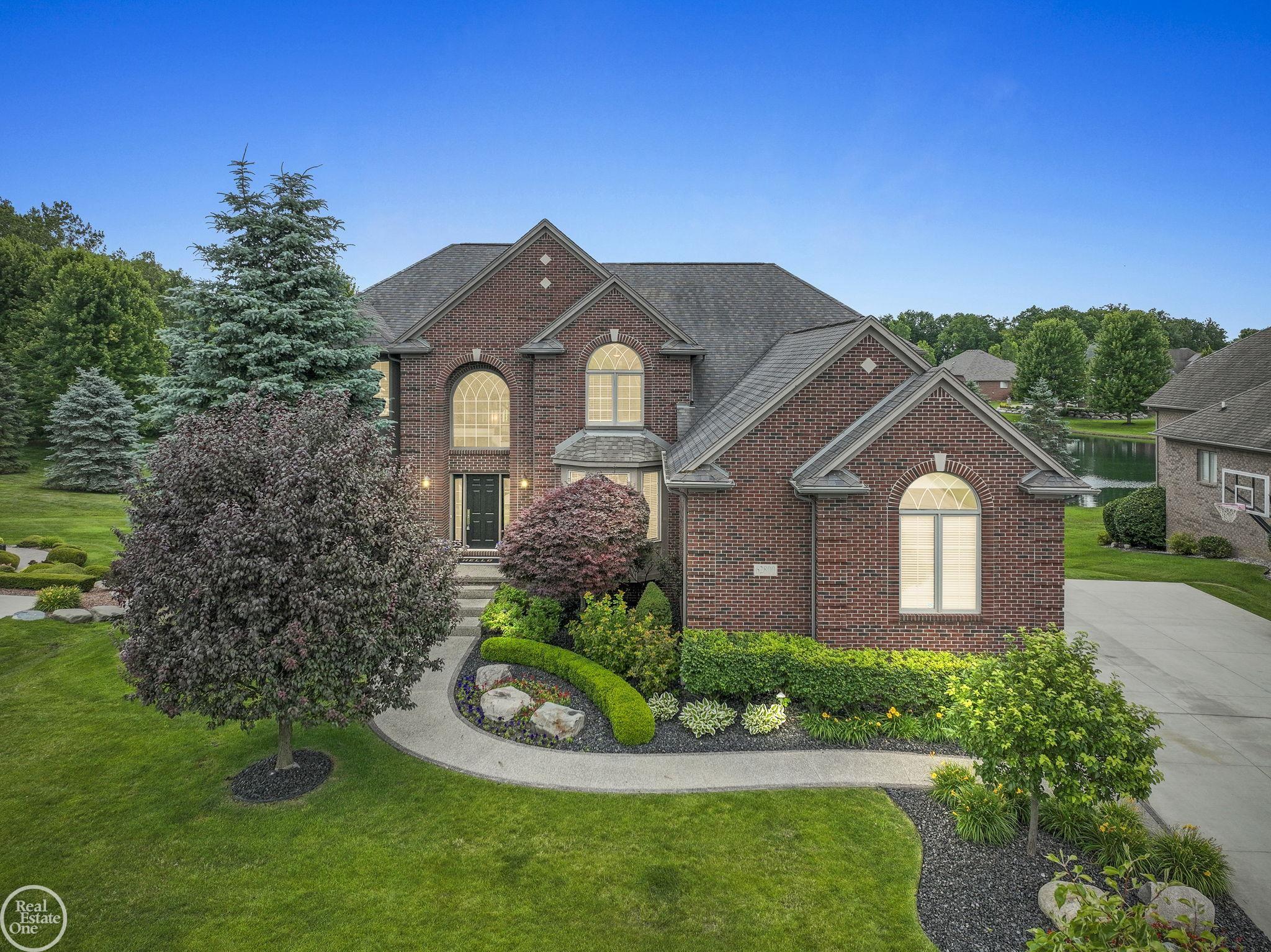 62800 Crimson Drive