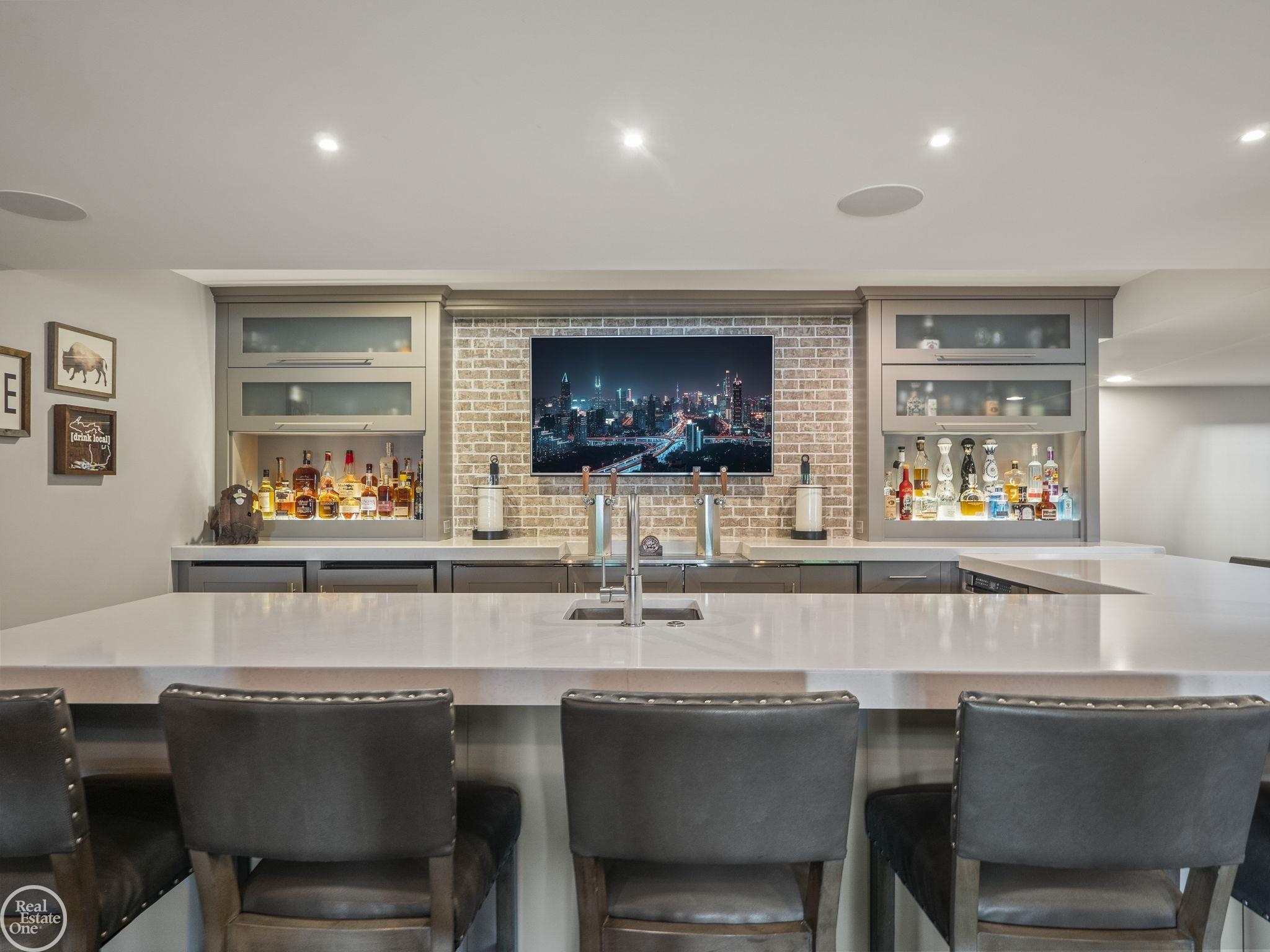 62800 Crimson Drive