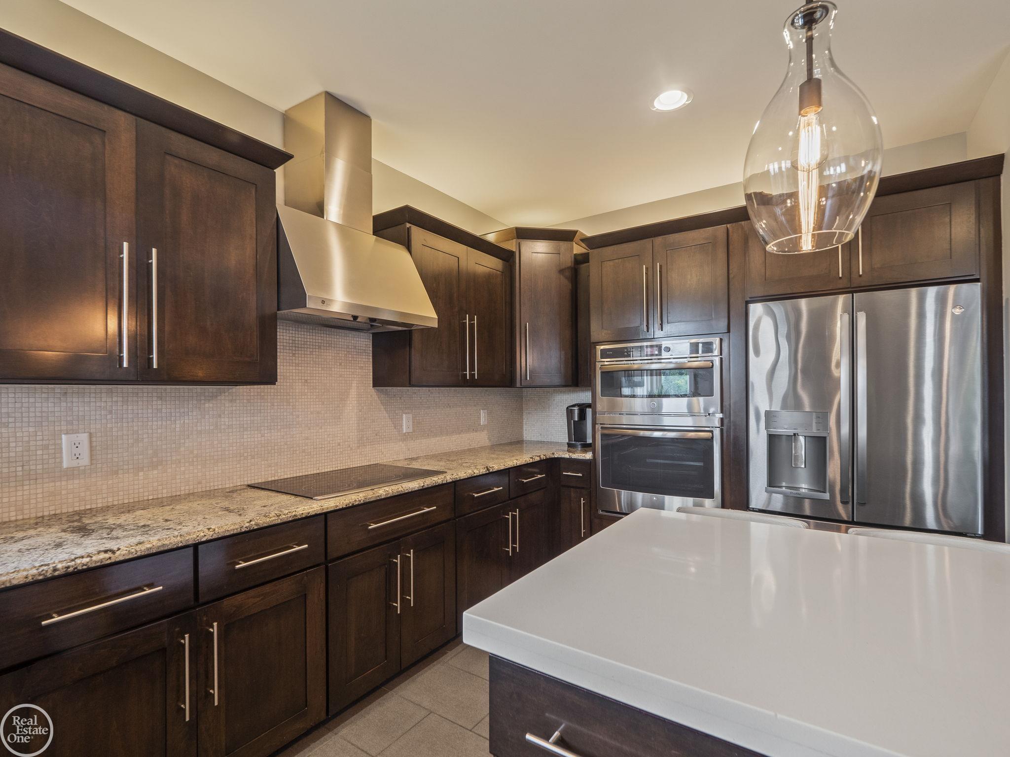 62800 Crimson Drive