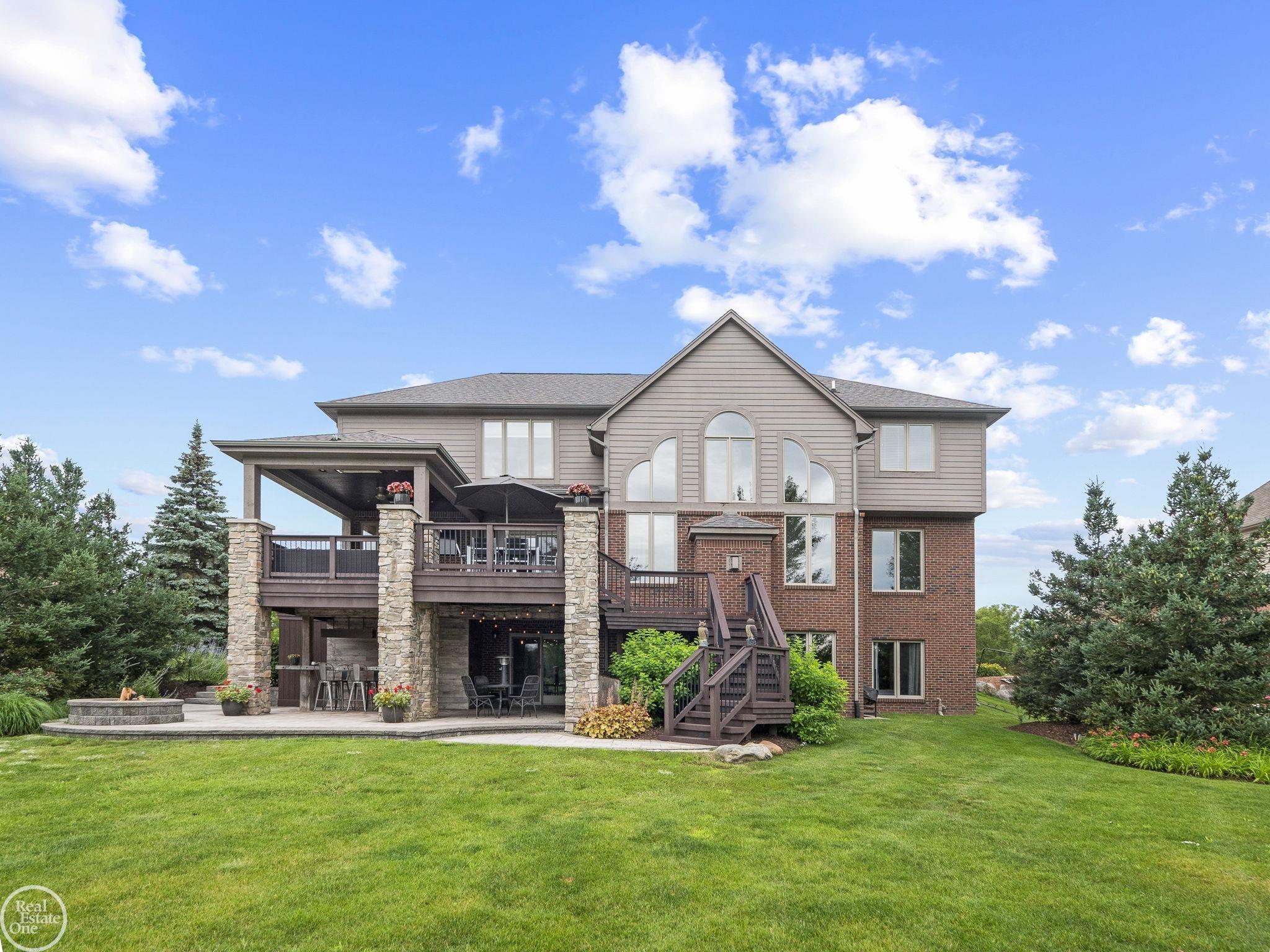 62800 Crimson Drive
