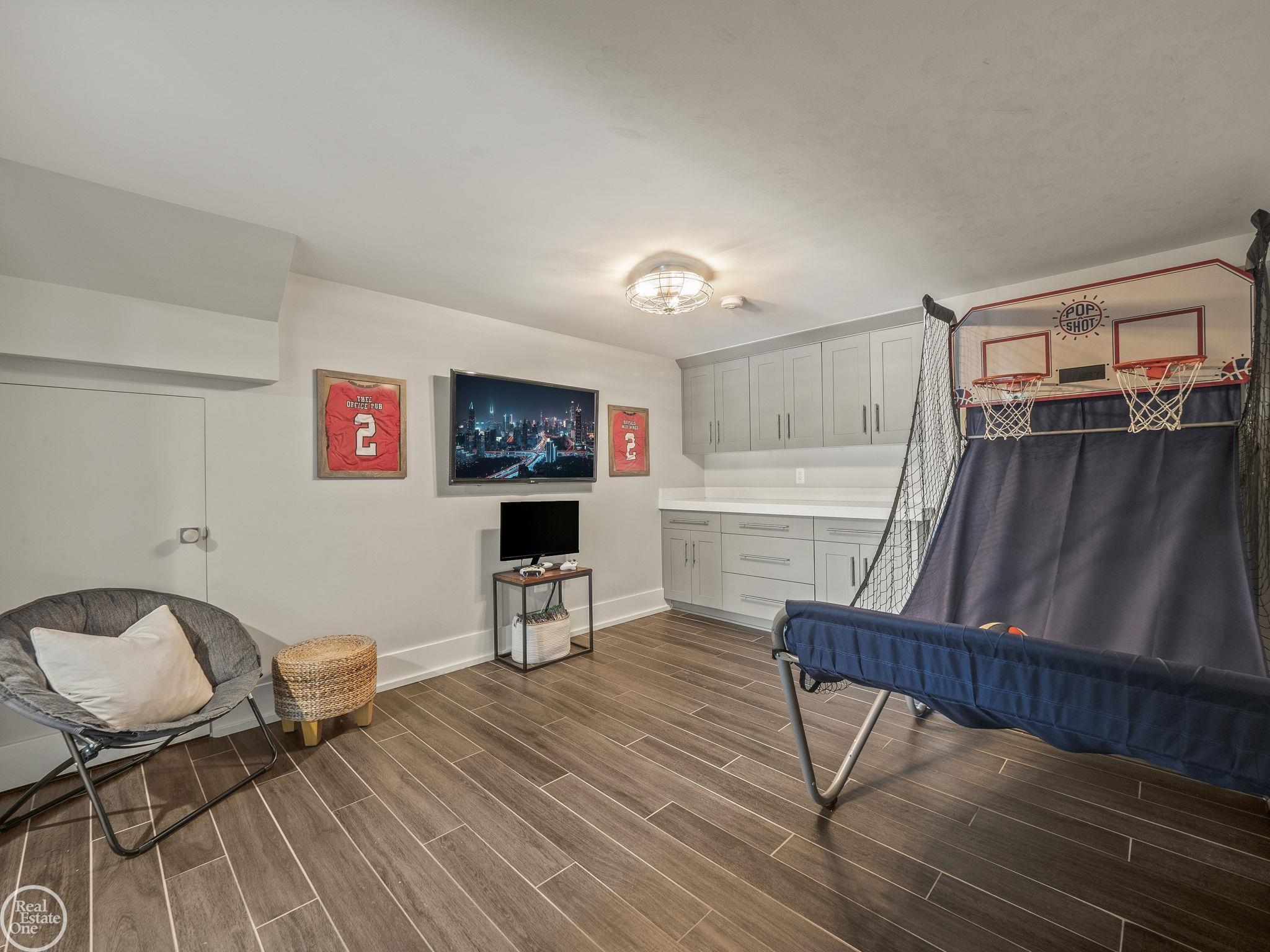 62800 Crimson Drive