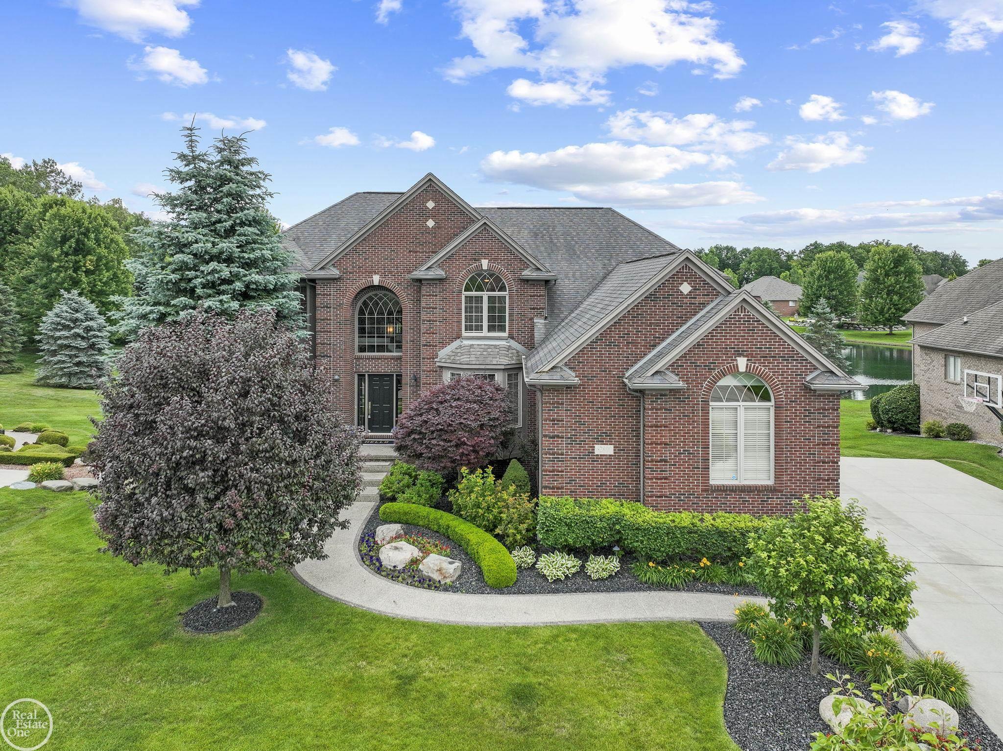 62800 Crimson Drive