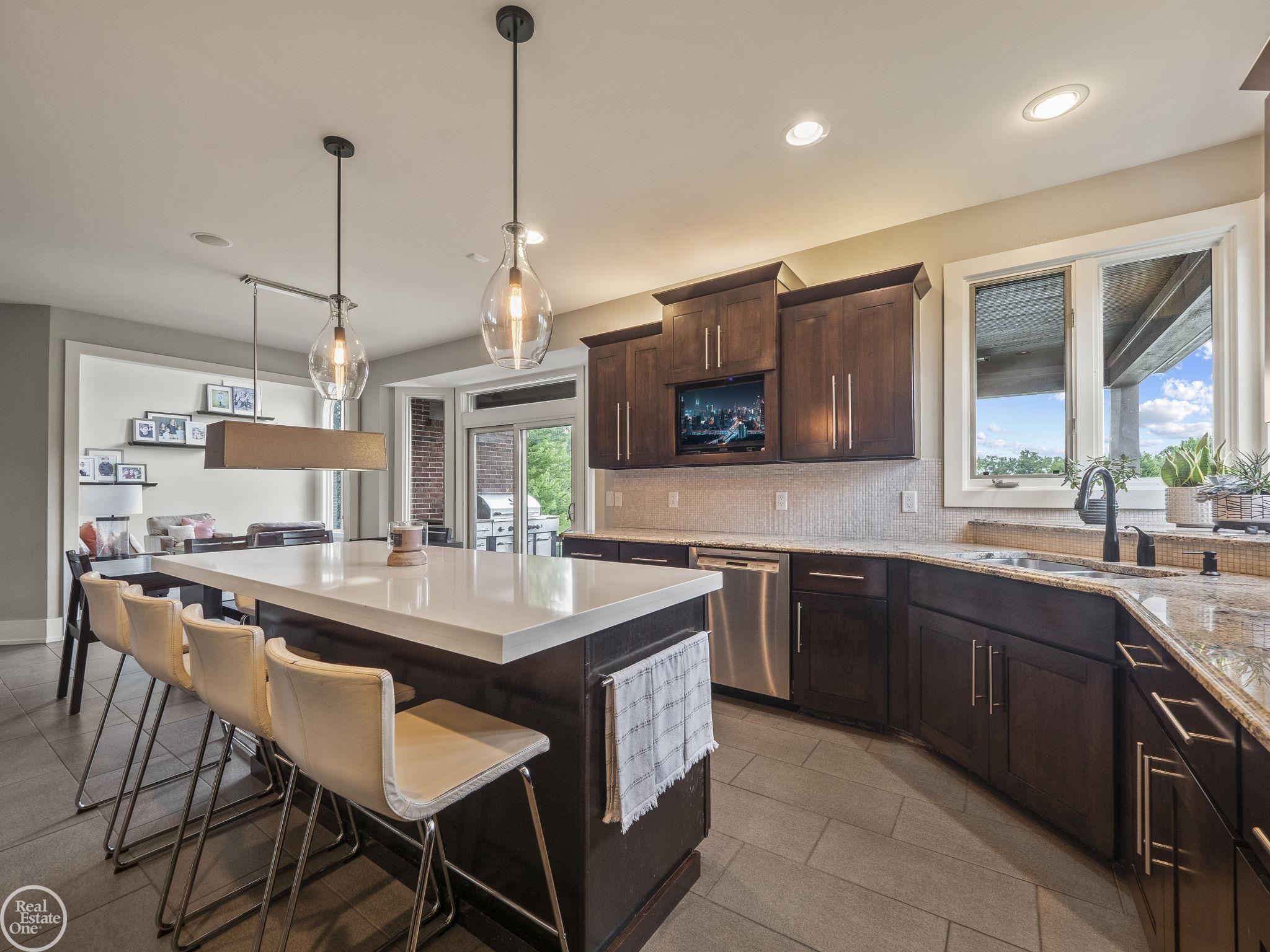 62800 Crimson Drive