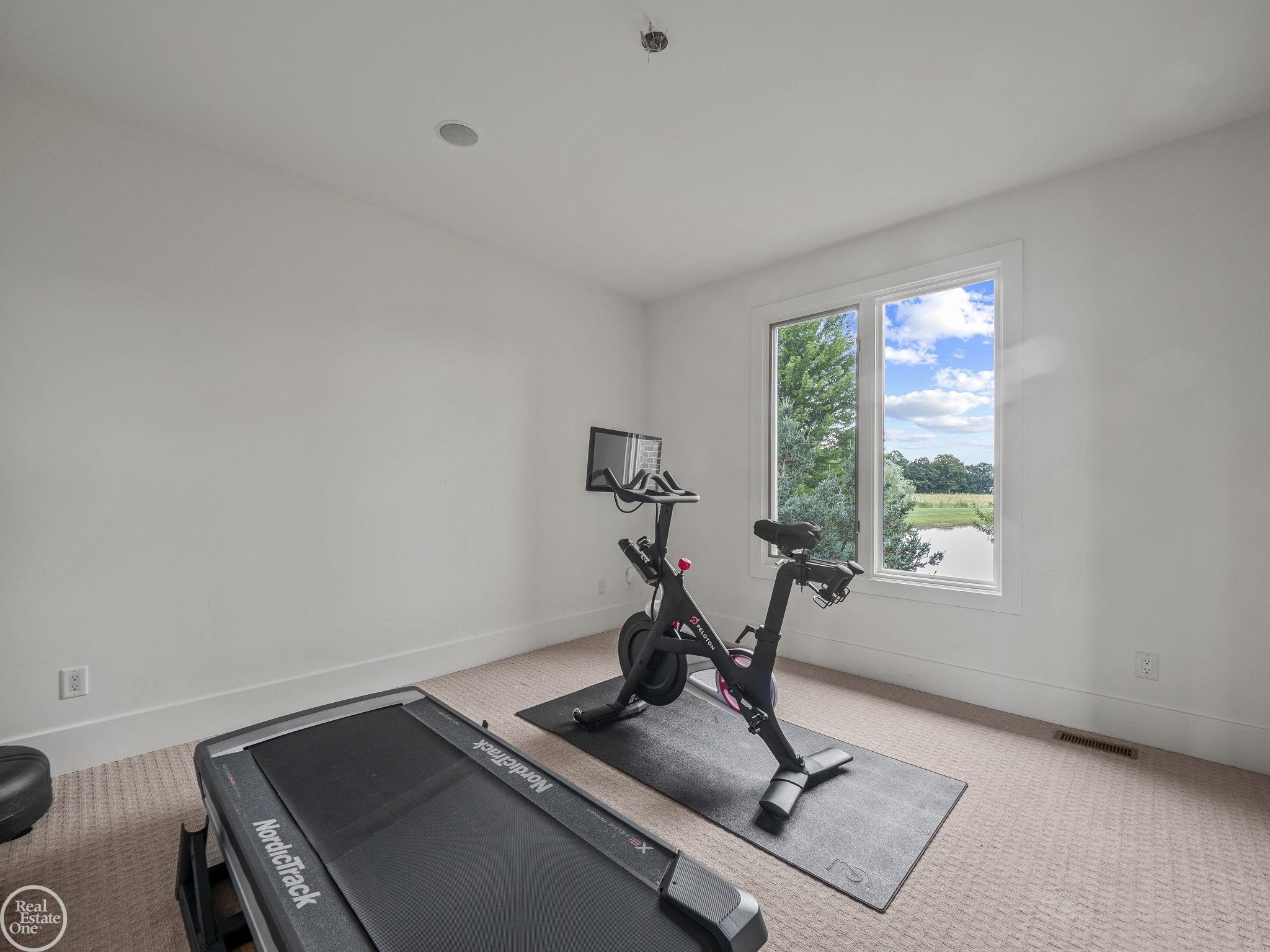 62800 Crimson Drive