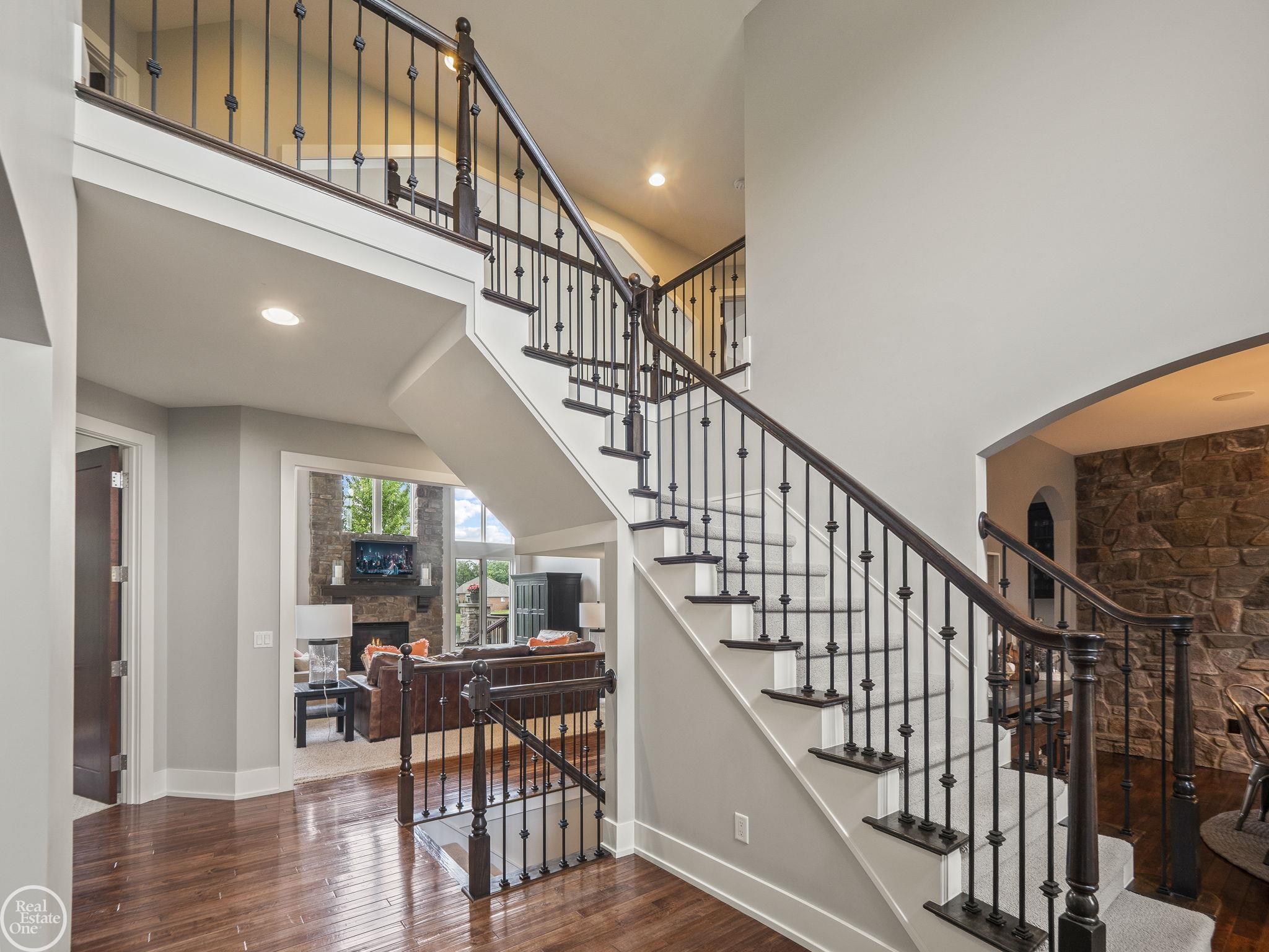 62800 Crimson Drive