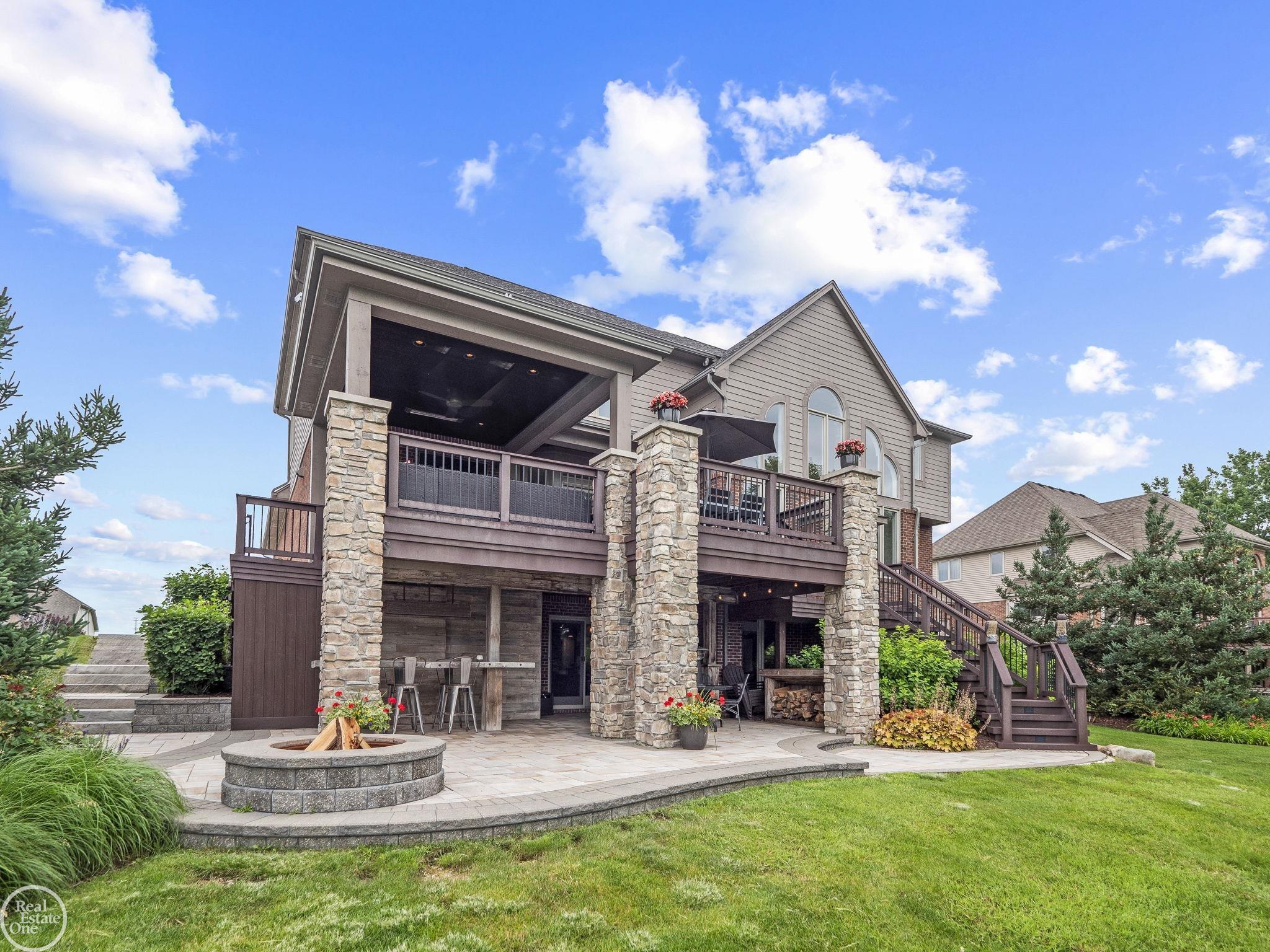 62800 Crimson Drive