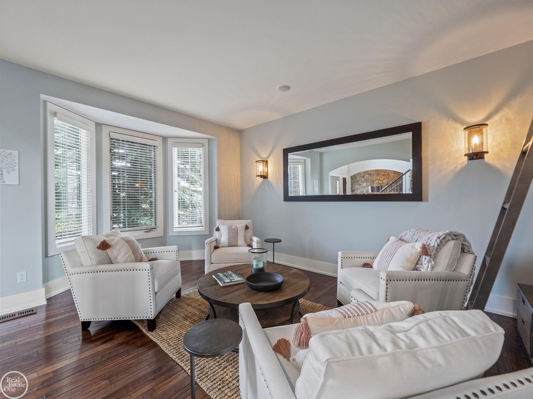 62800 Crimson Drive