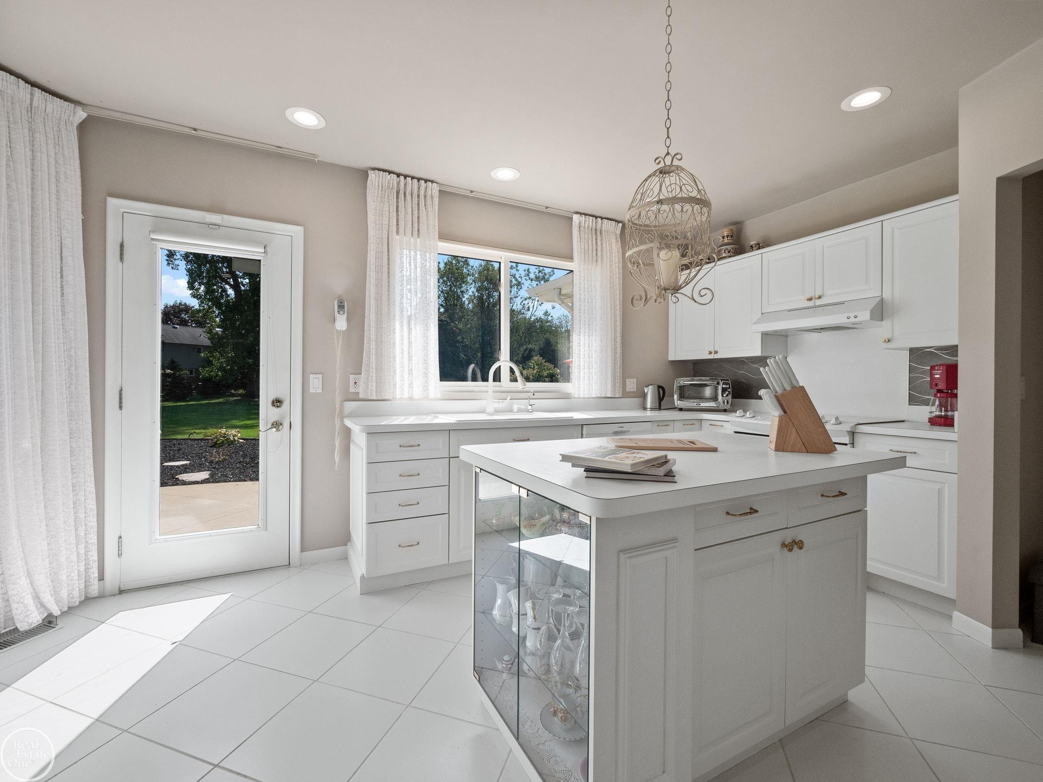 61555 Country Lane