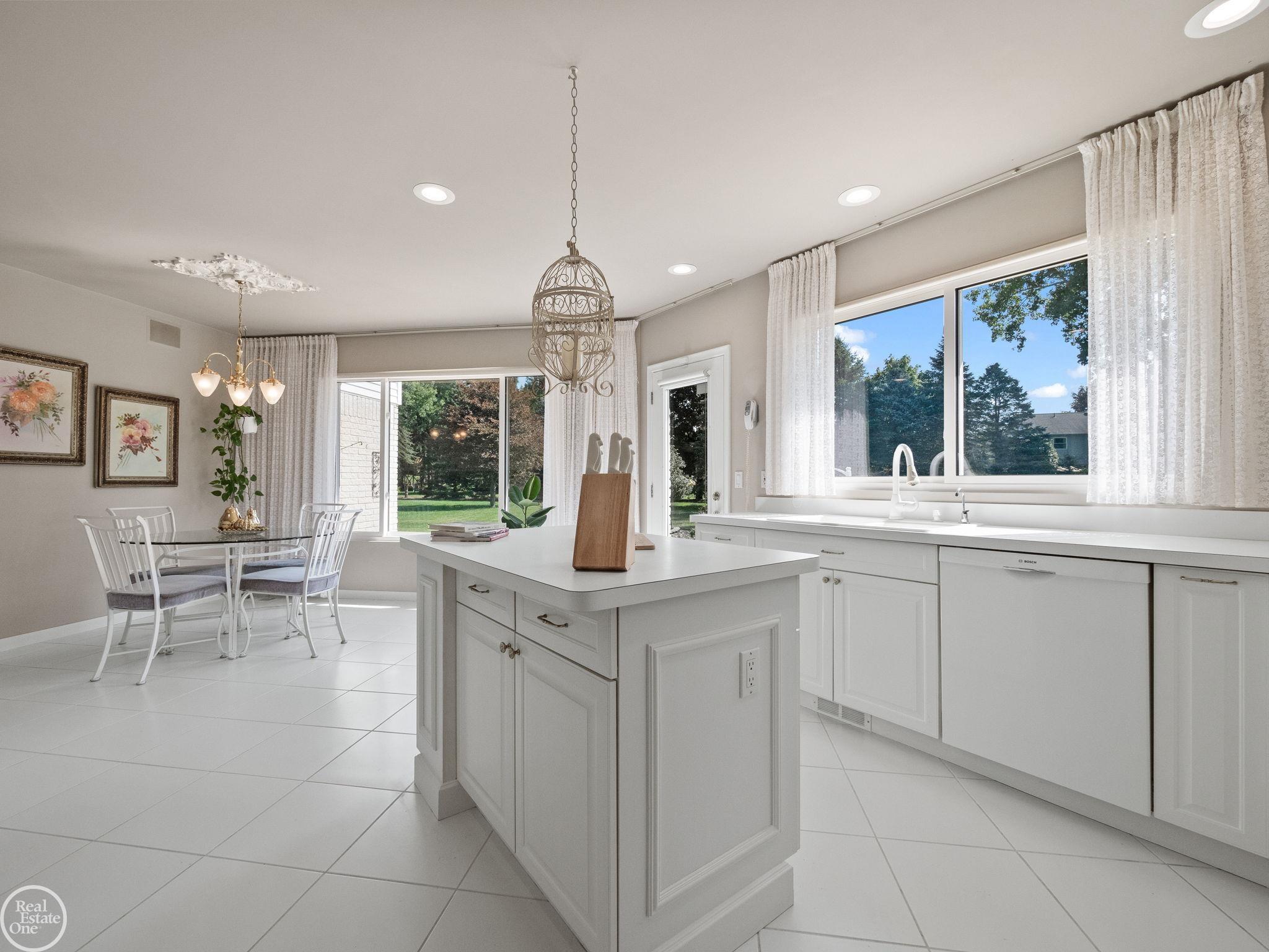 61555 Country Lane