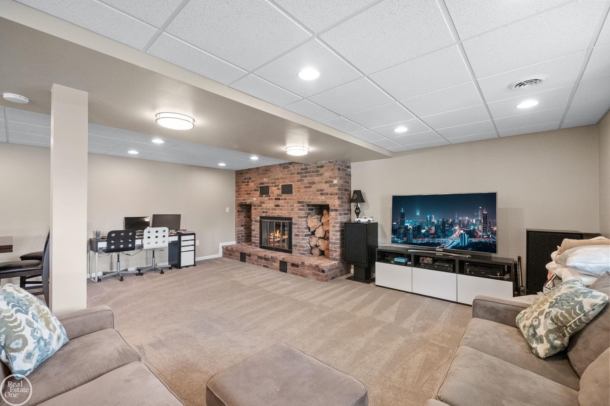 48326 Lake Valley Drive