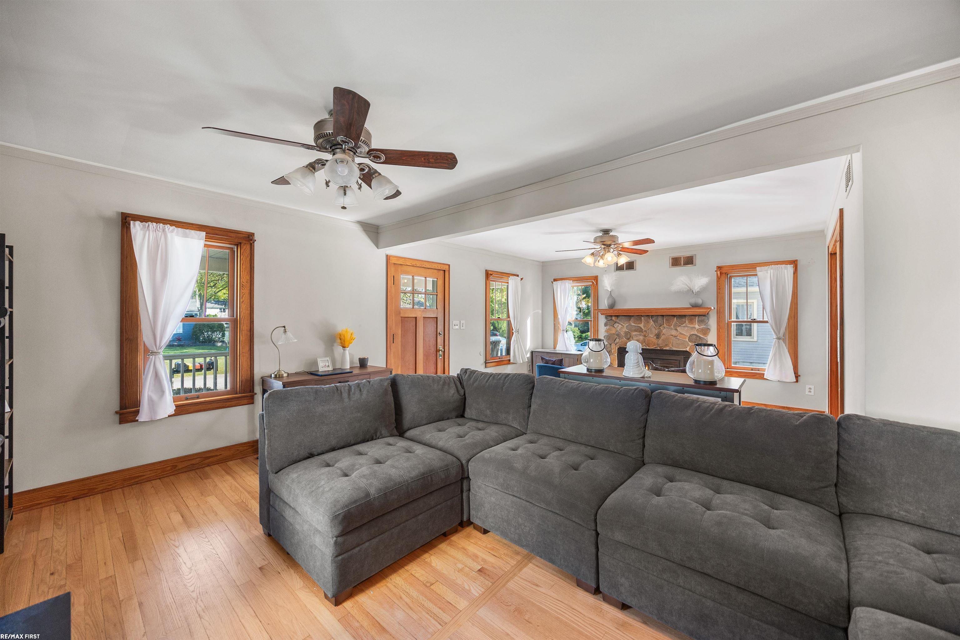 7706 Lindrath