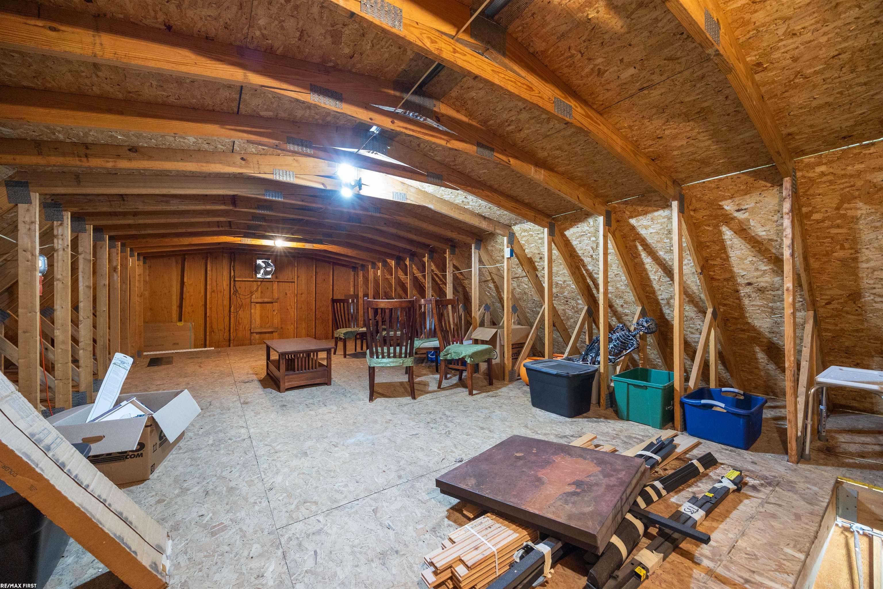7706 Lindrath
