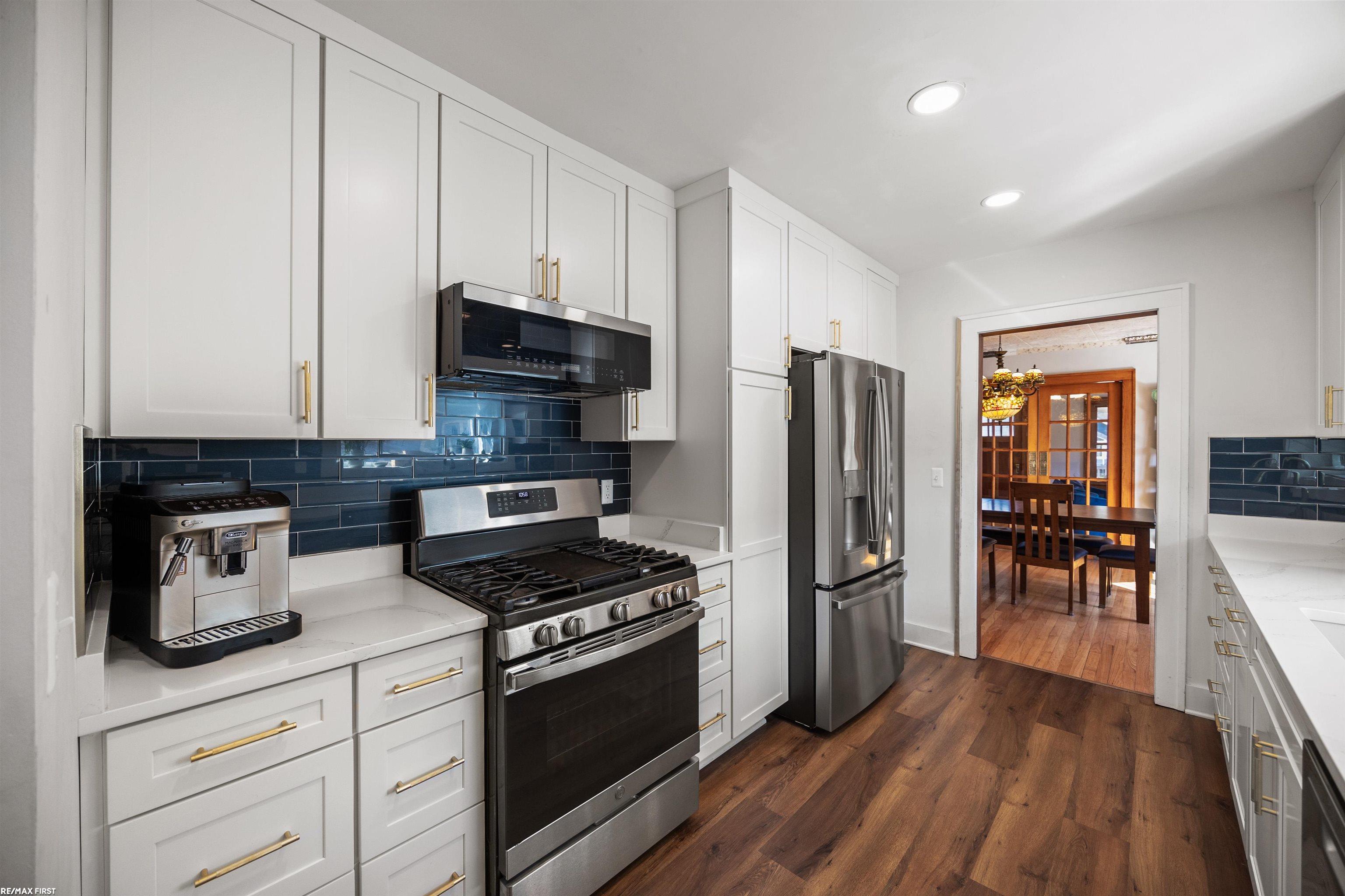 7706 Lindrath