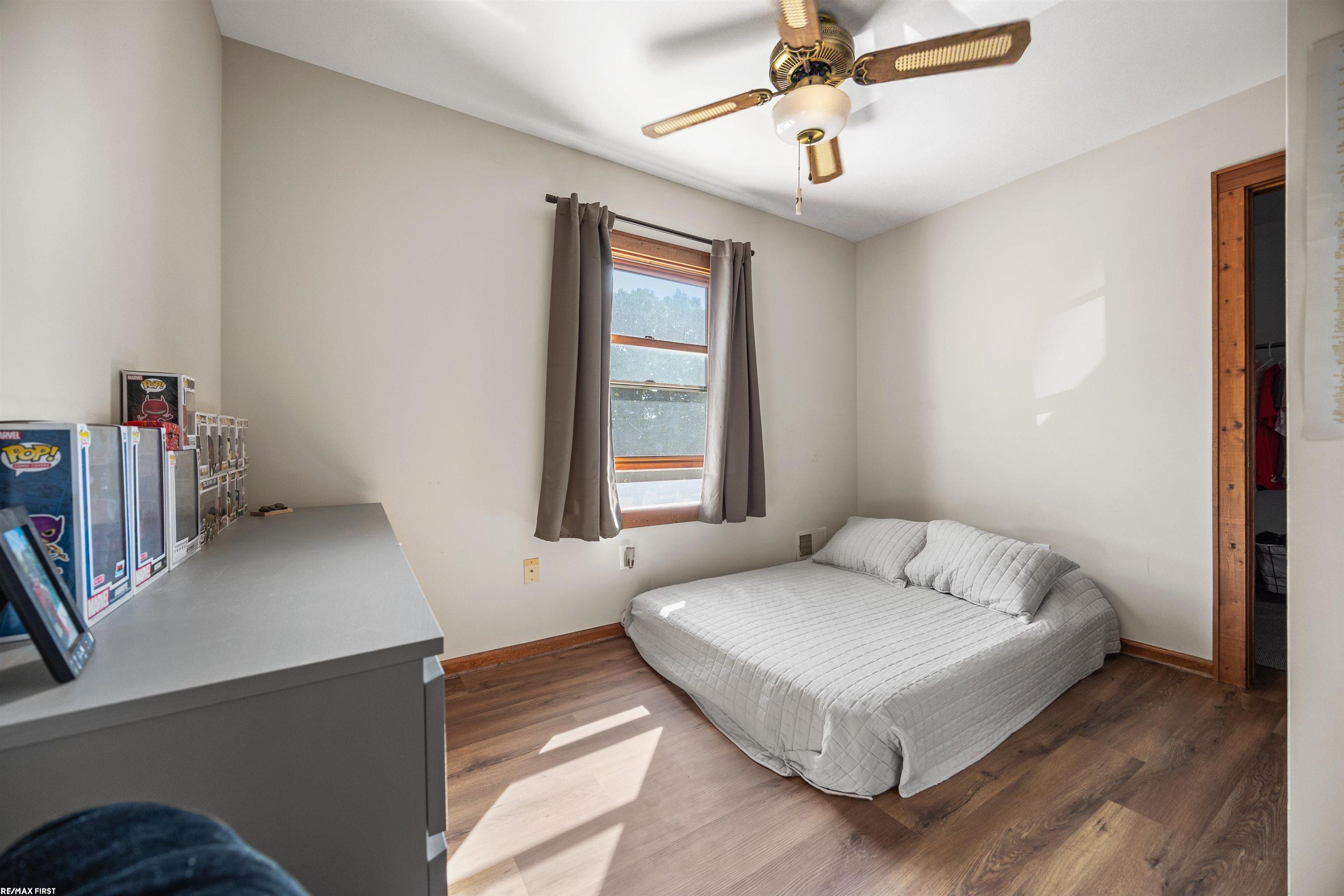 7706 Lindrath