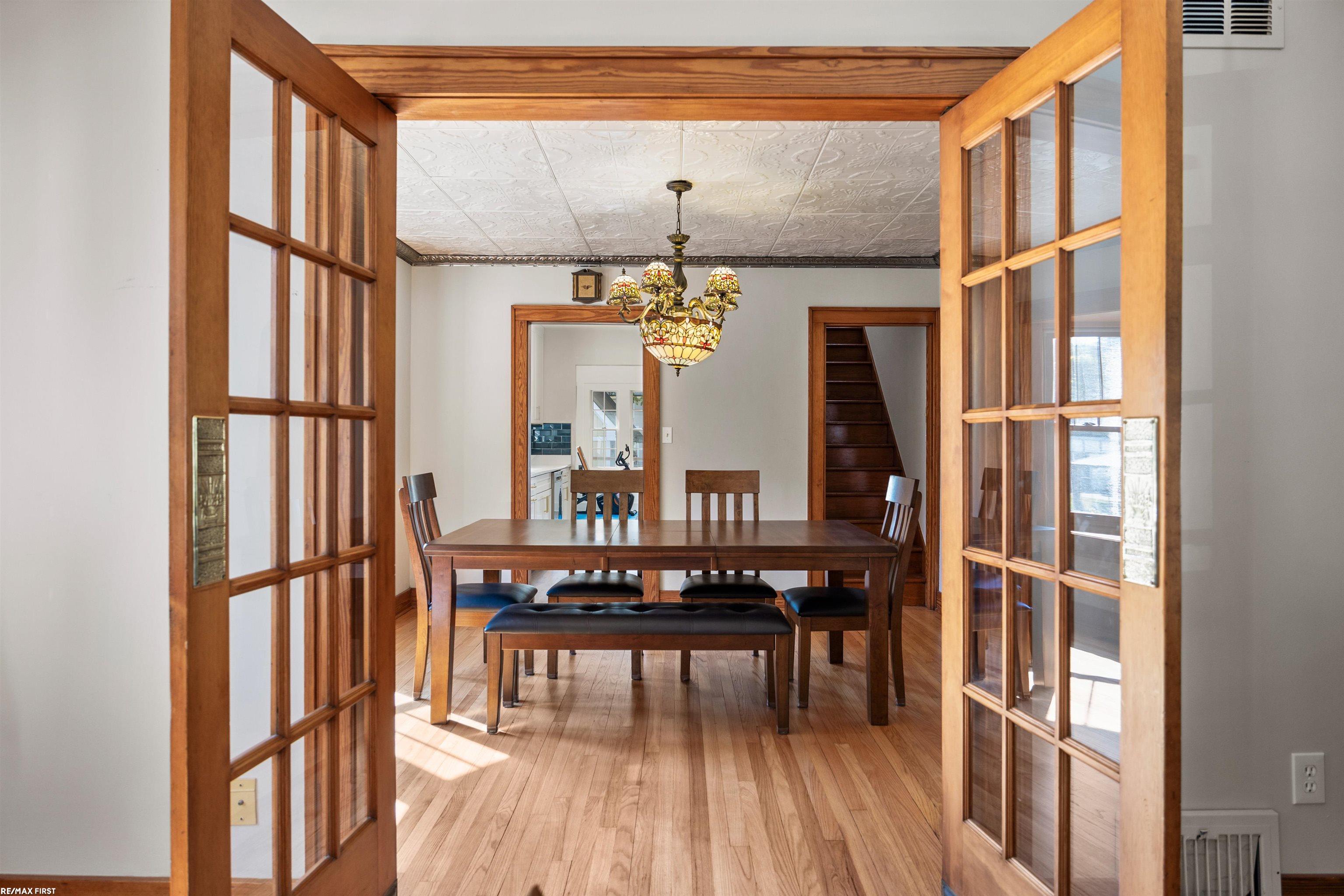 7706 Lindrath