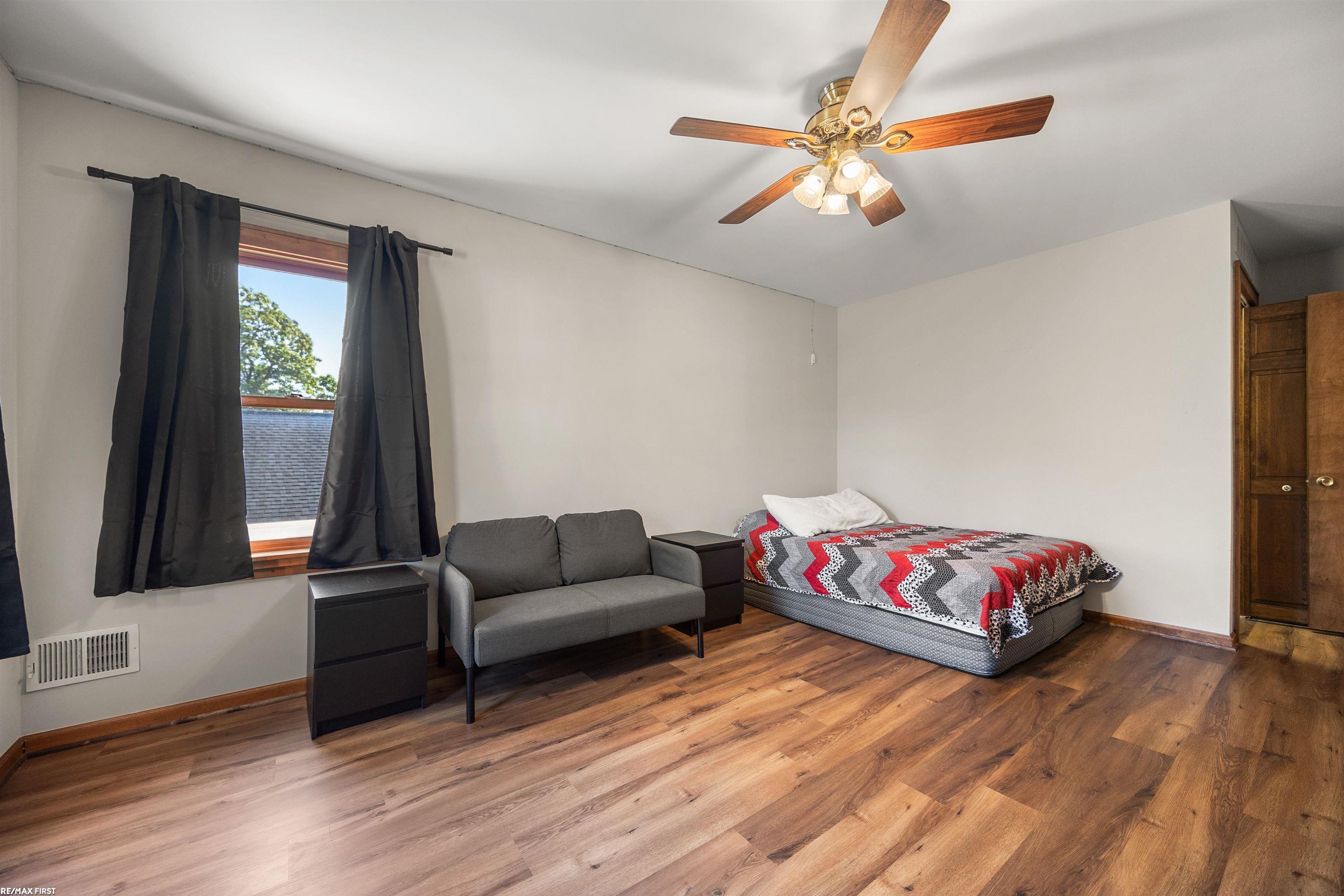 7706 Lindrath