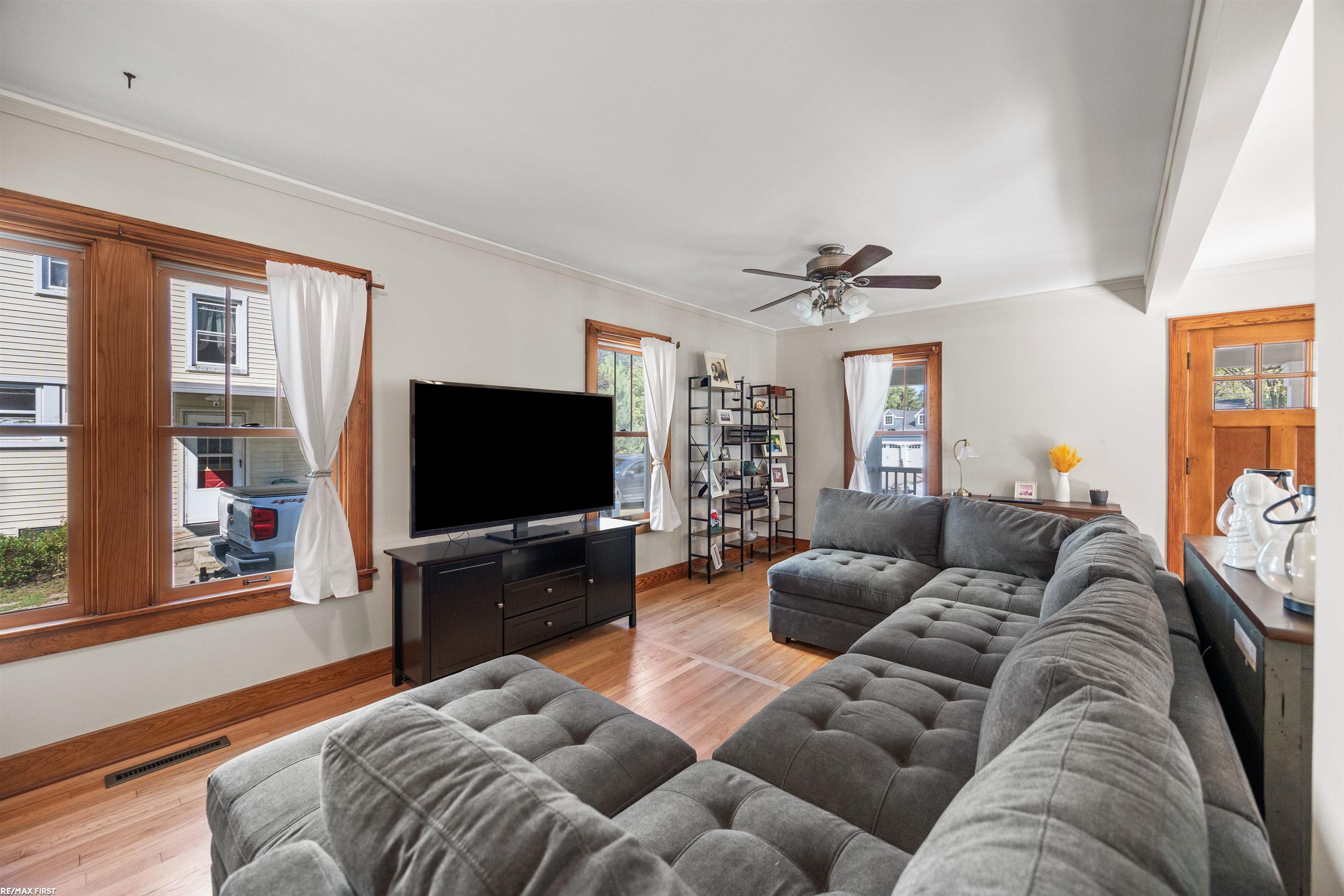 7706 Lindrath