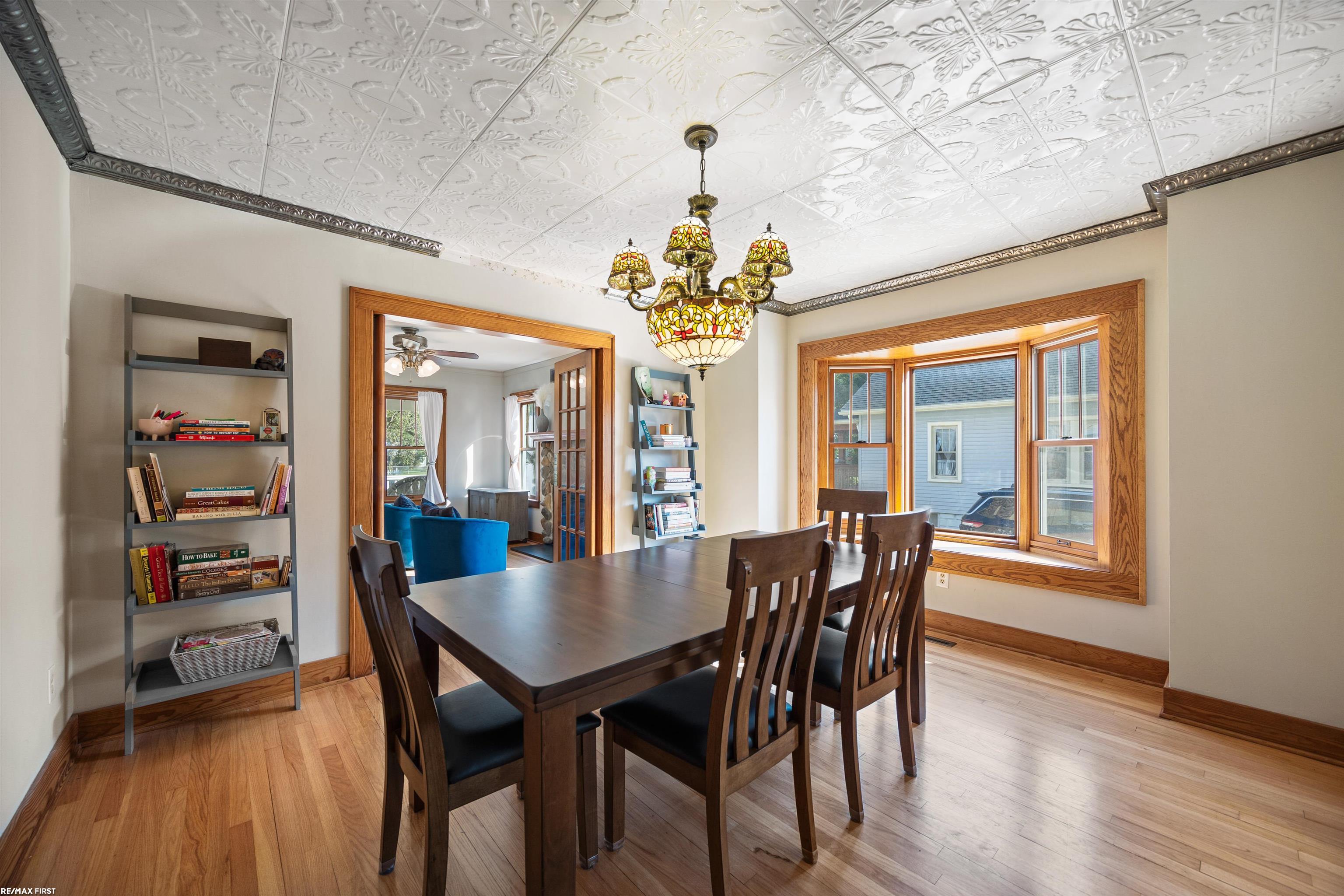 7706 Lindrath