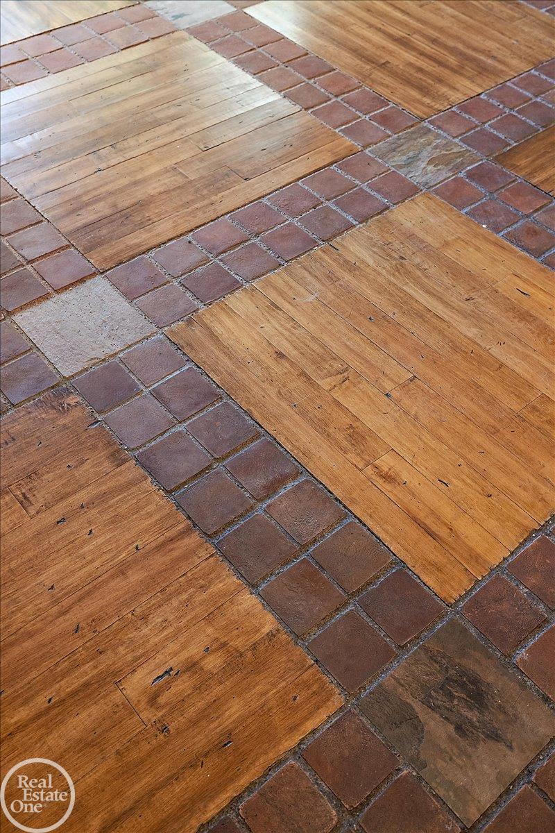 17680 E Jefferson Avenue