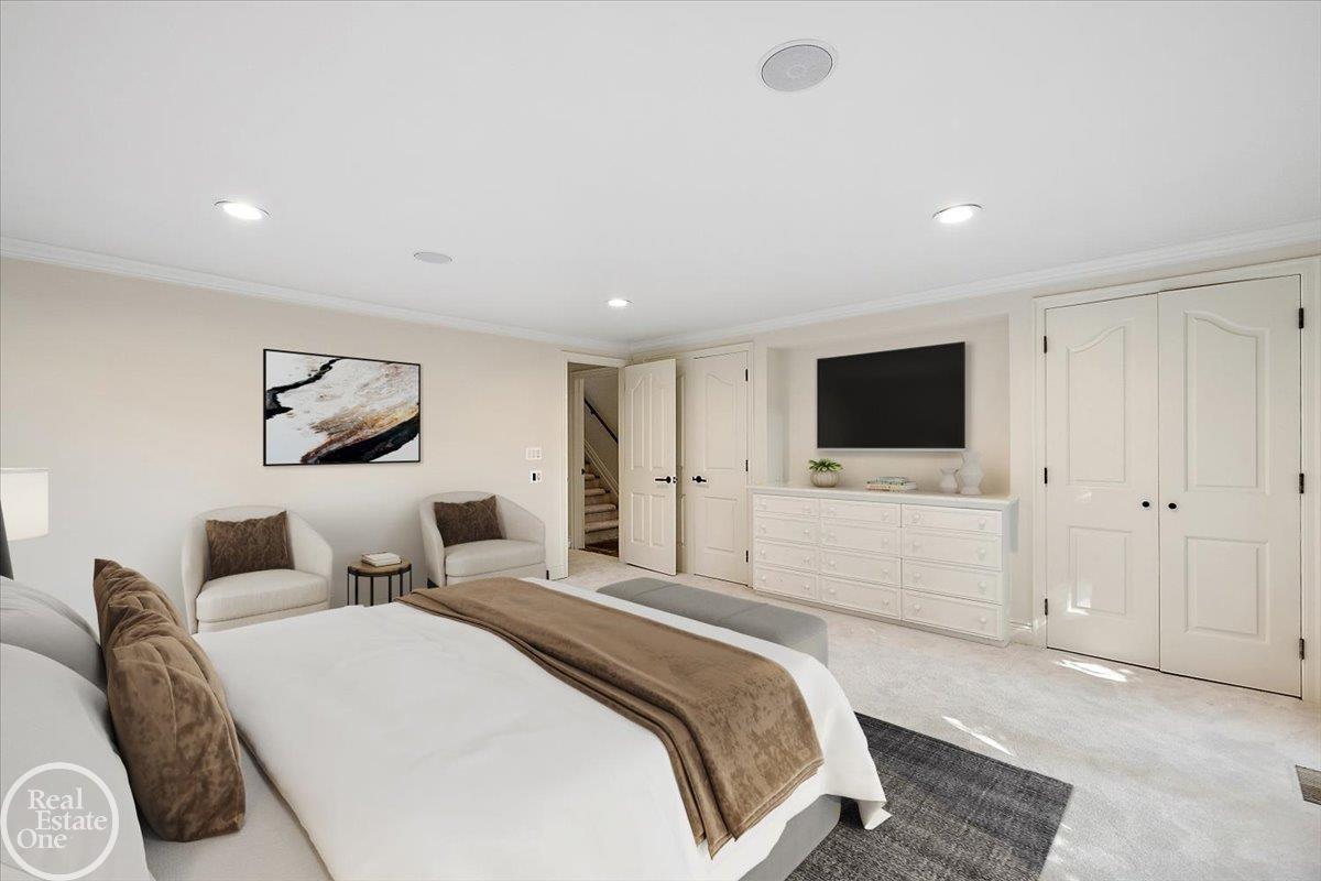 17680 E Jefferson Avenue