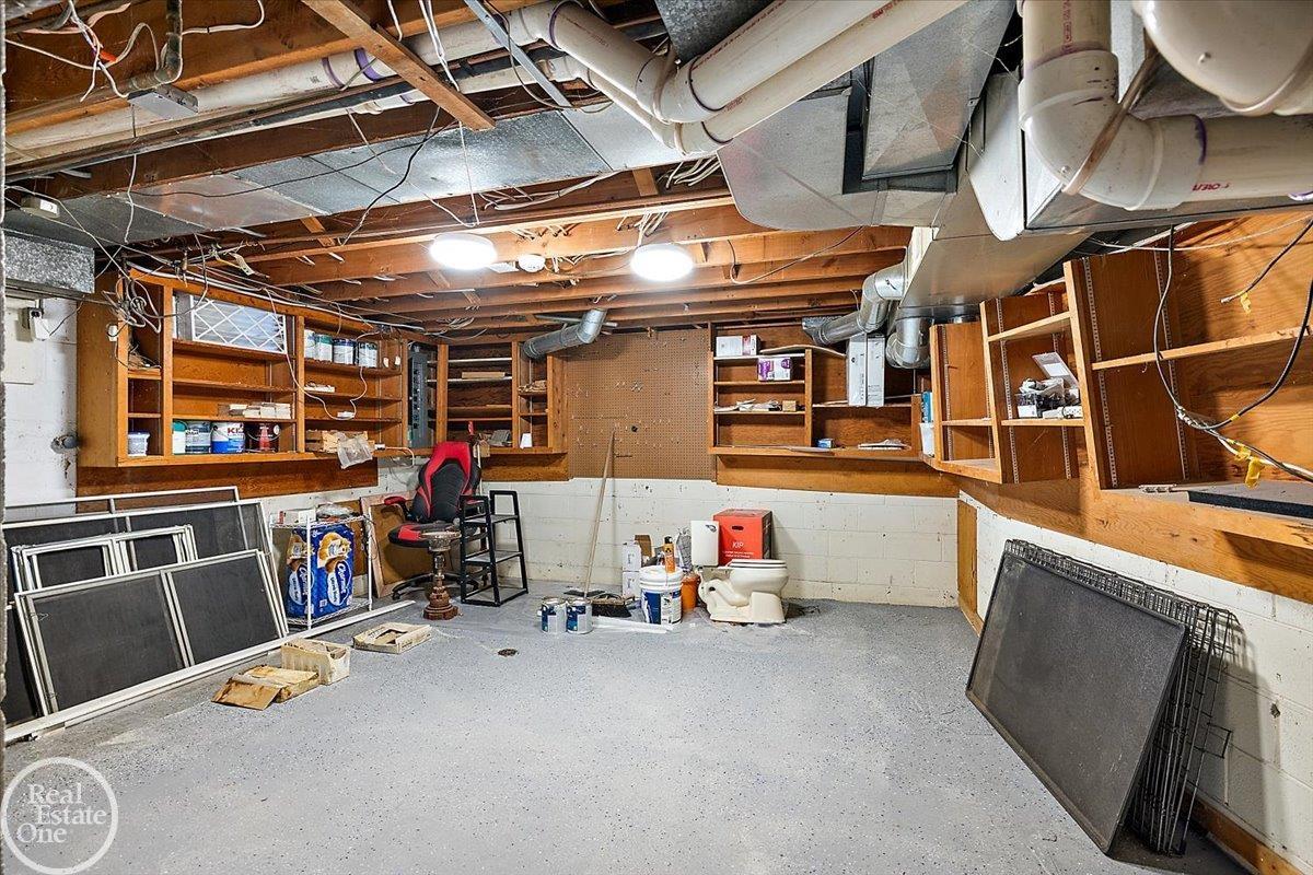 17680 E Jefferson Avenue