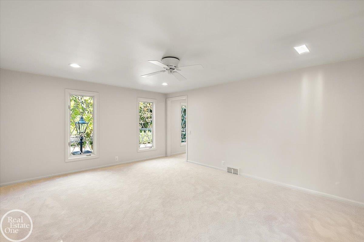 17680 E Jefferson Avenue