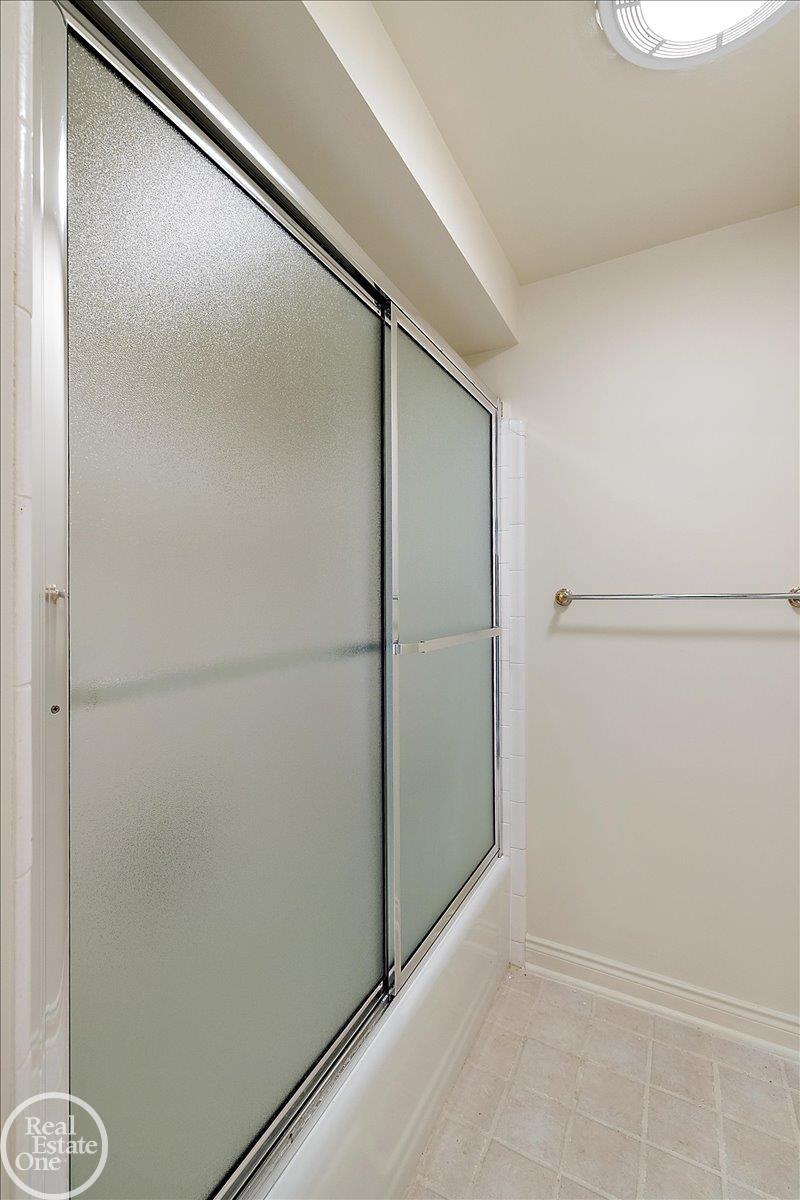 17680 E Jefferson Avenue