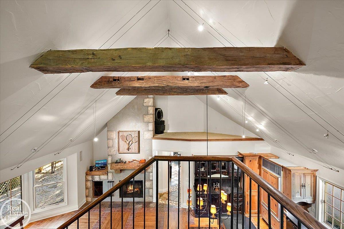 17680 E Jefferson Avenue