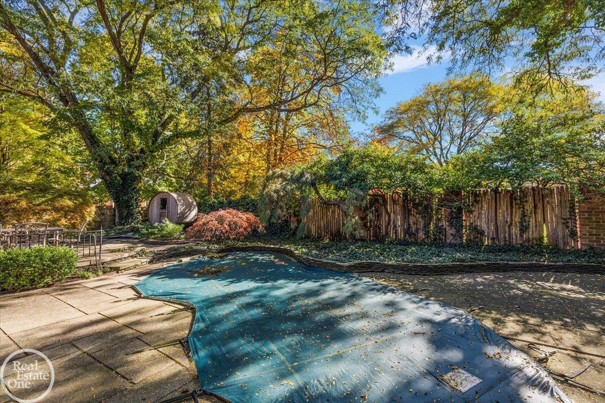 17680 E Jefferson Avenue