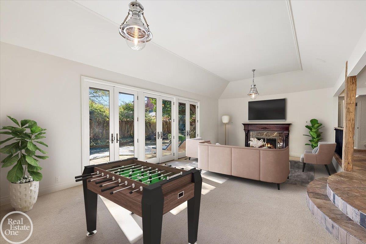 17680 E Jefferson Avenue