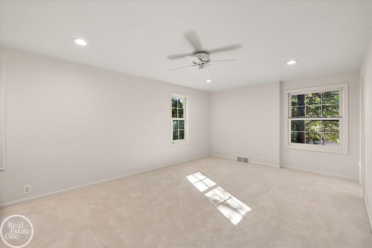 17680 E Jefferson Avenue