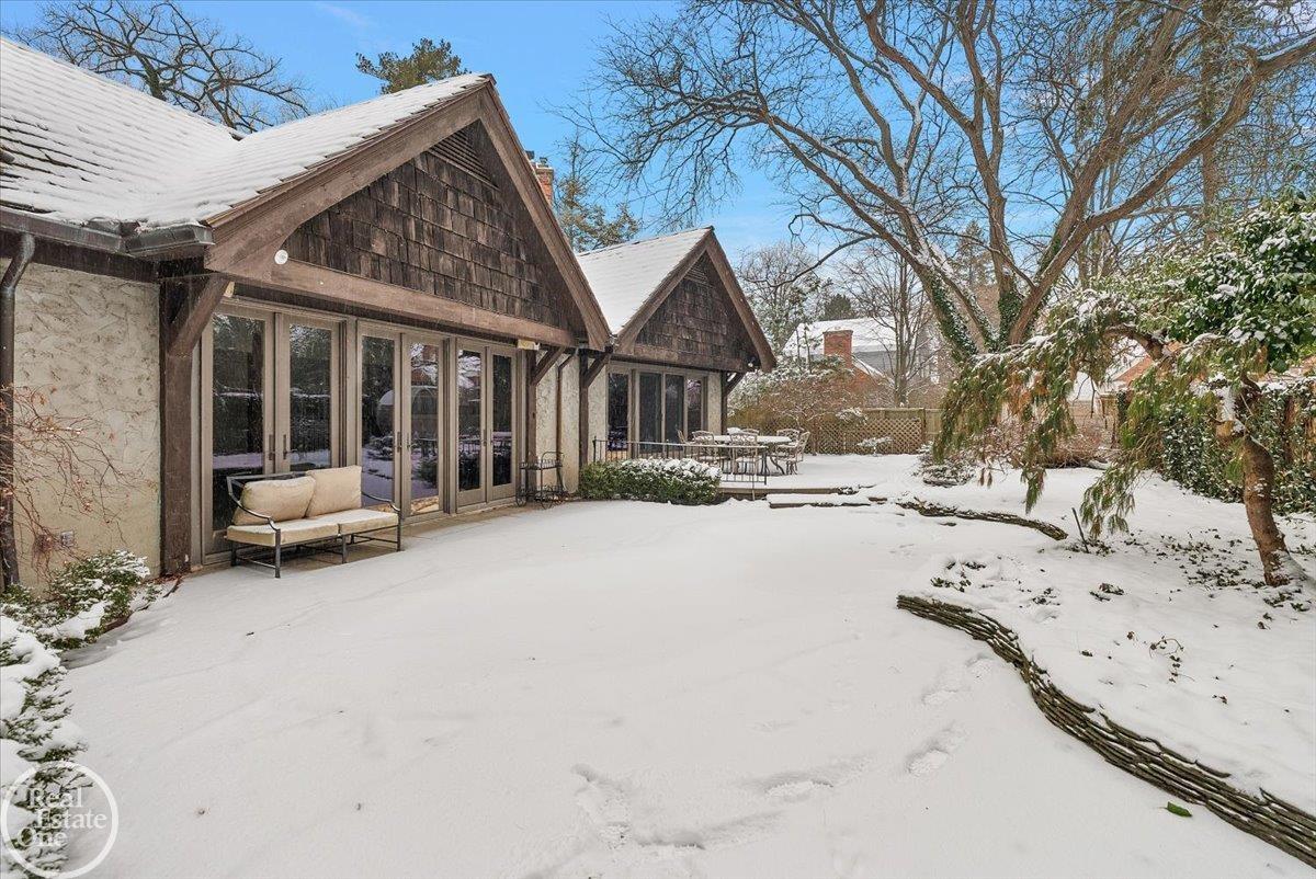 17680 E Jefferson Avenue