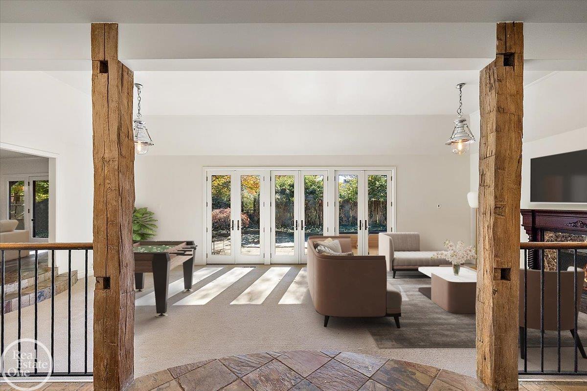 17680 E Jefferson Avenue