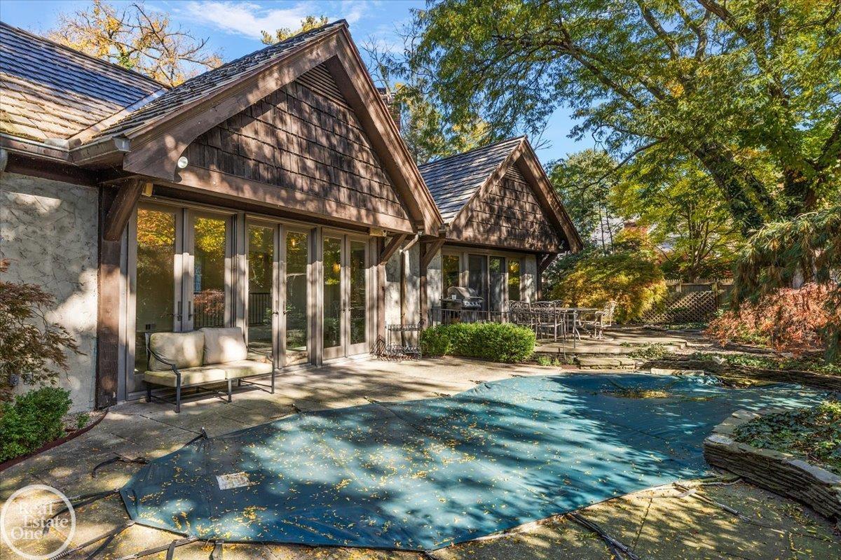 17680 E Jefferson Avenue